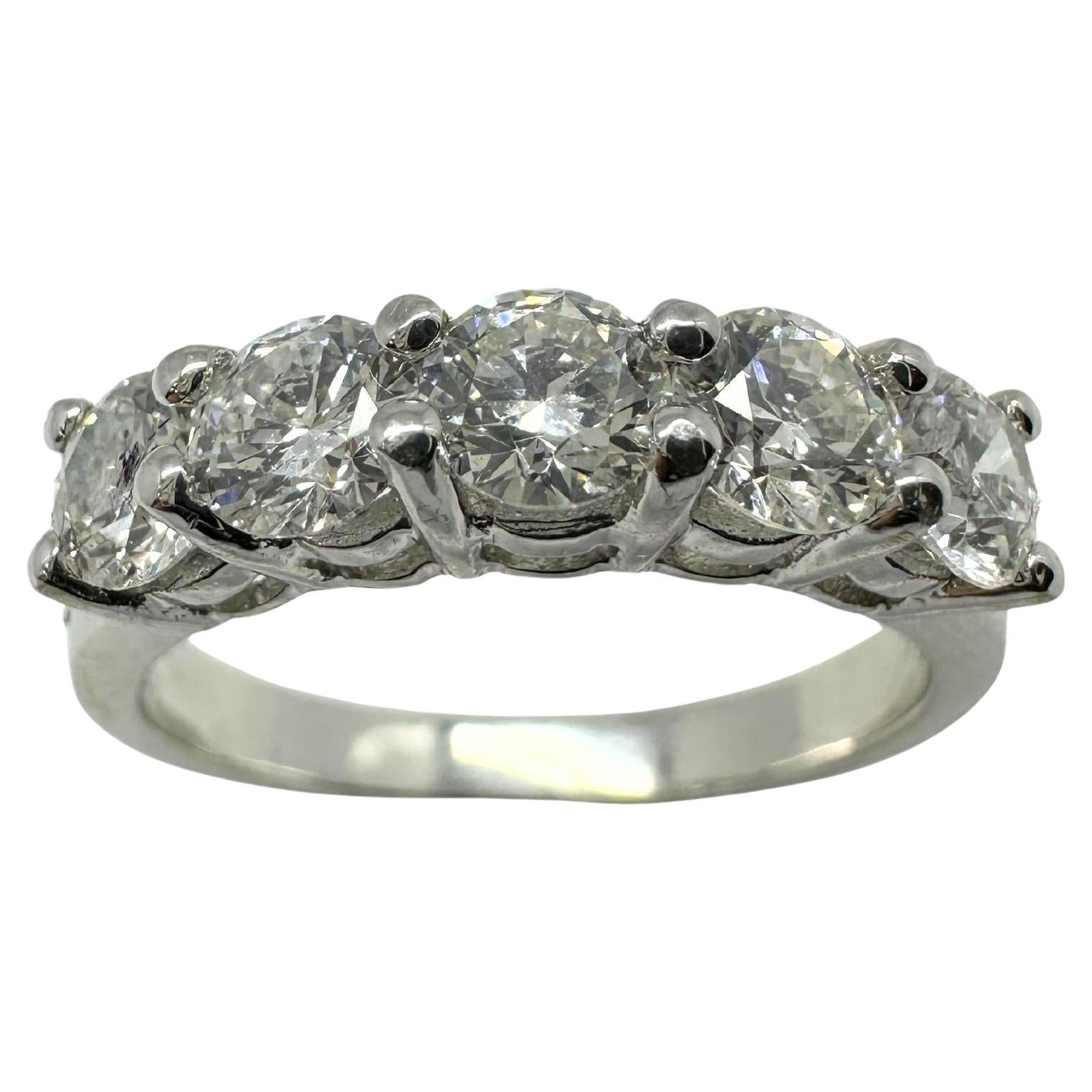 18K Weißgold Fünf Stein Diamant Band