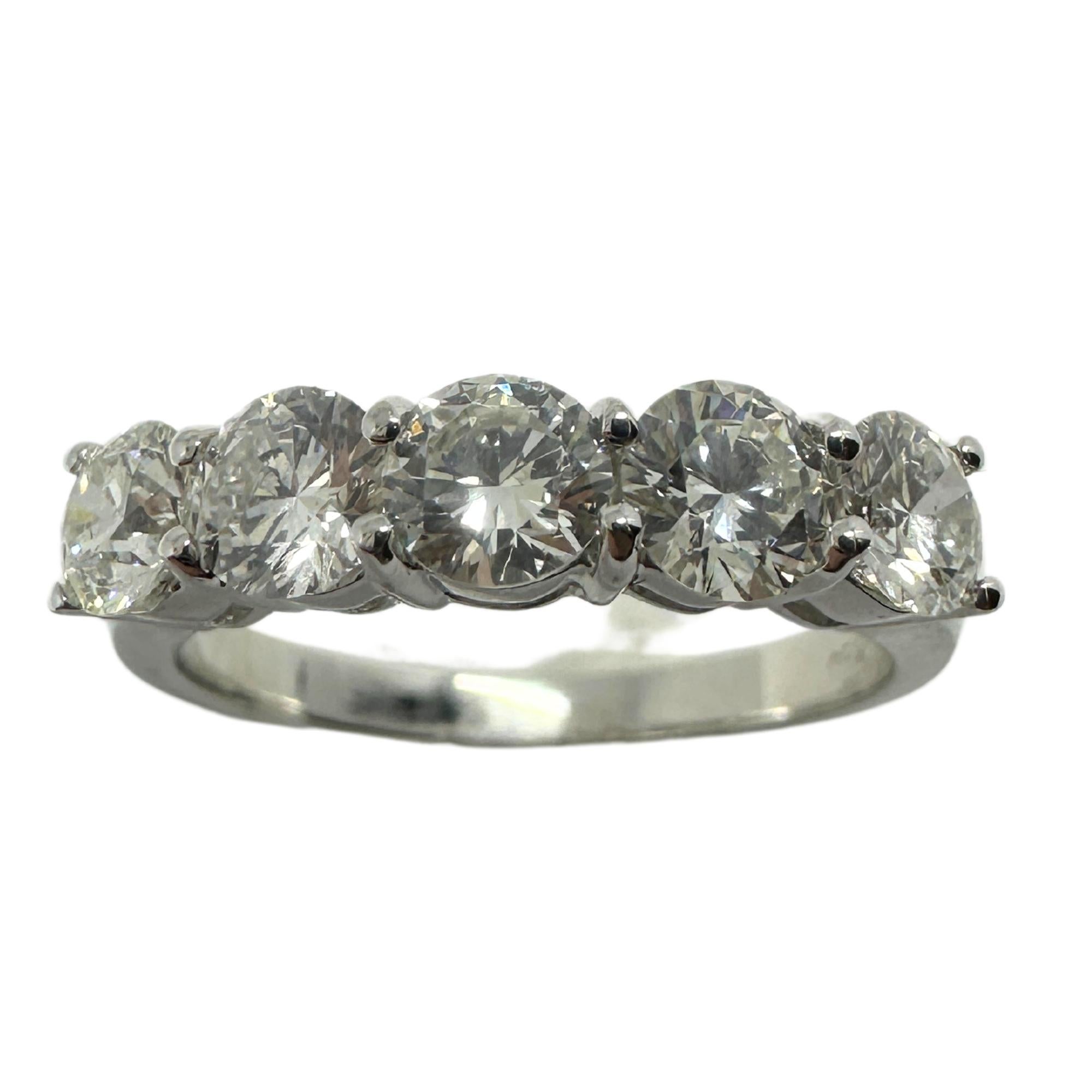 18K White Gold Five Stone Diamond Band 
Condition: In good condition with some minor surface wear consistent with age.
Ring size: 6.50
Markings: 