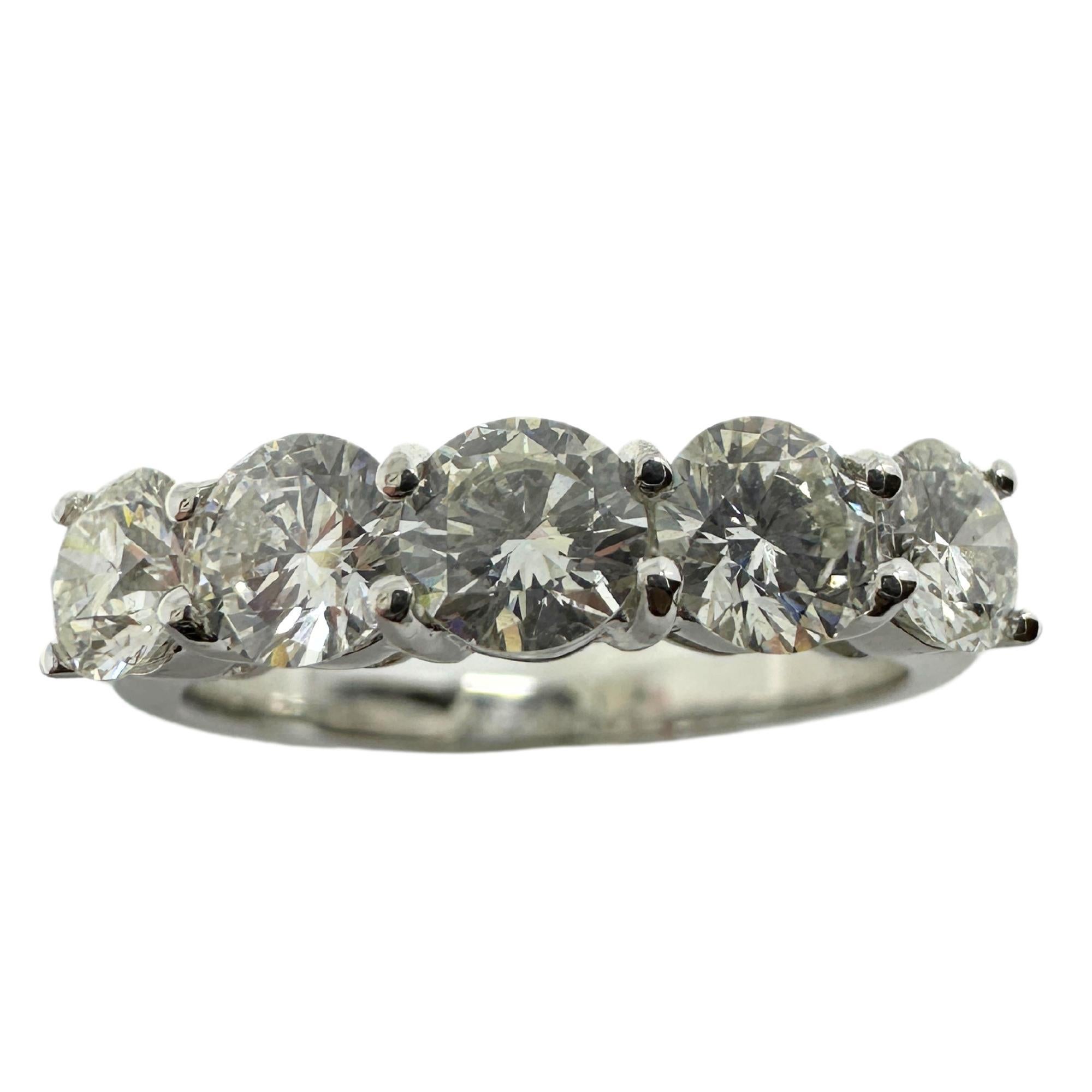 Round Cut 18K White Gold Five Stone Diamond Band Ring For Sale