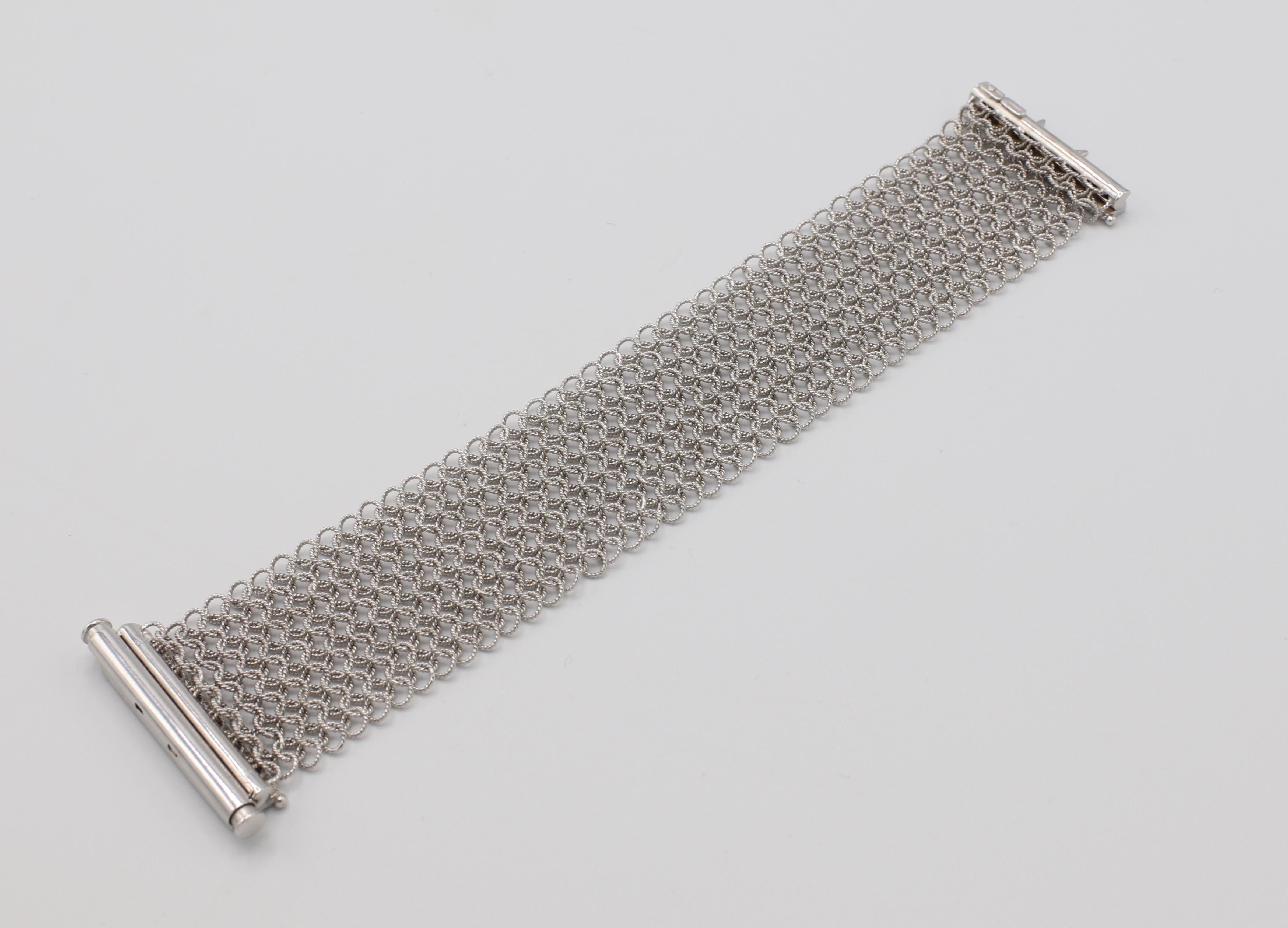 18 Karat White Gold Flexible Diamond Mesh Bracelet In Excellent Condition In  Baltimore, MD