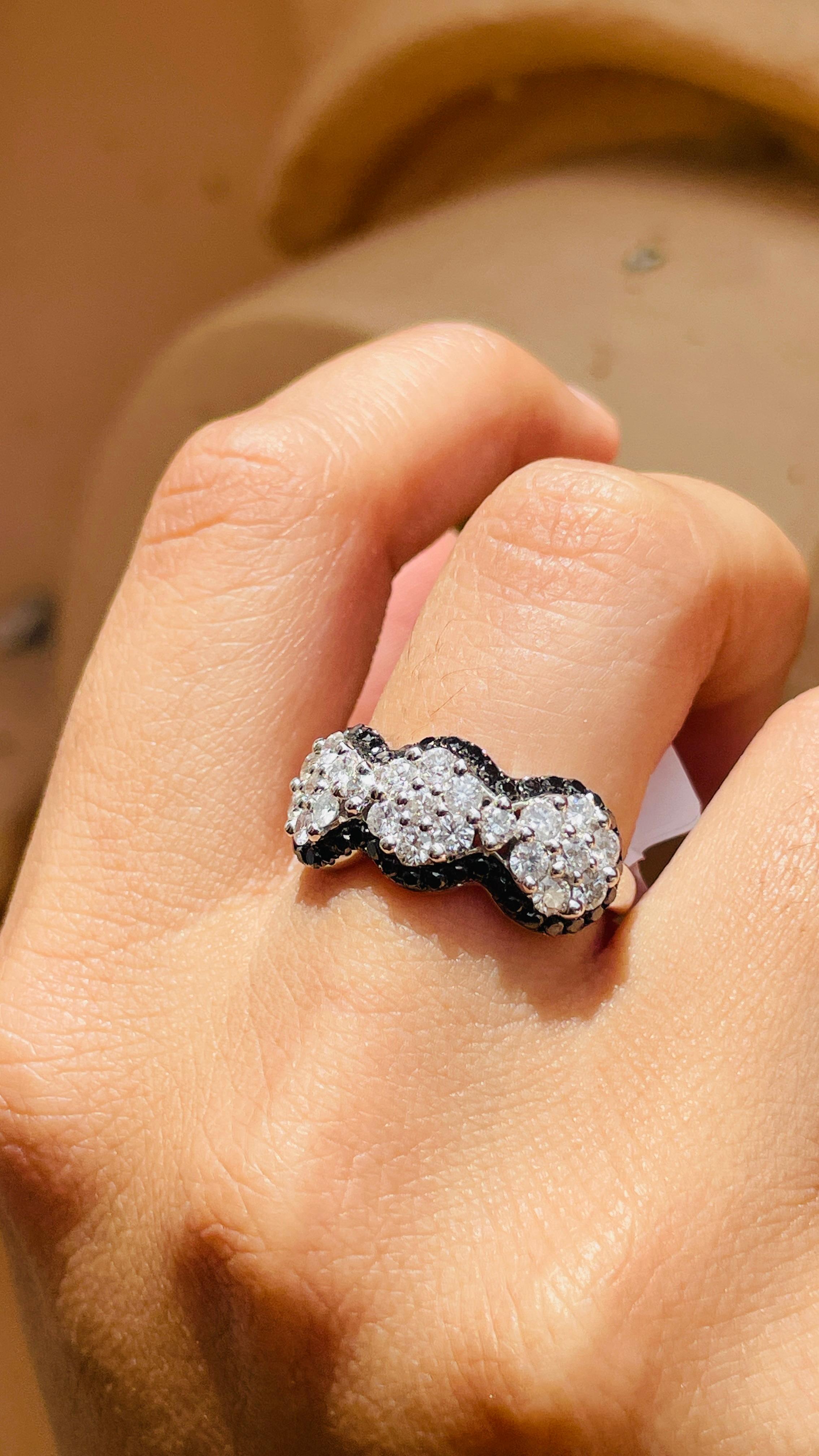 En vente :  Bague en or blanc 18 carats à trois diamants blancs noirs et blancs 11