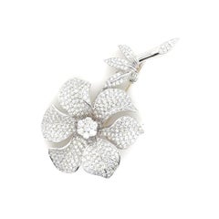 18K White Gold Floral Brooch with 400 Round Brilliant Cut Diamonds