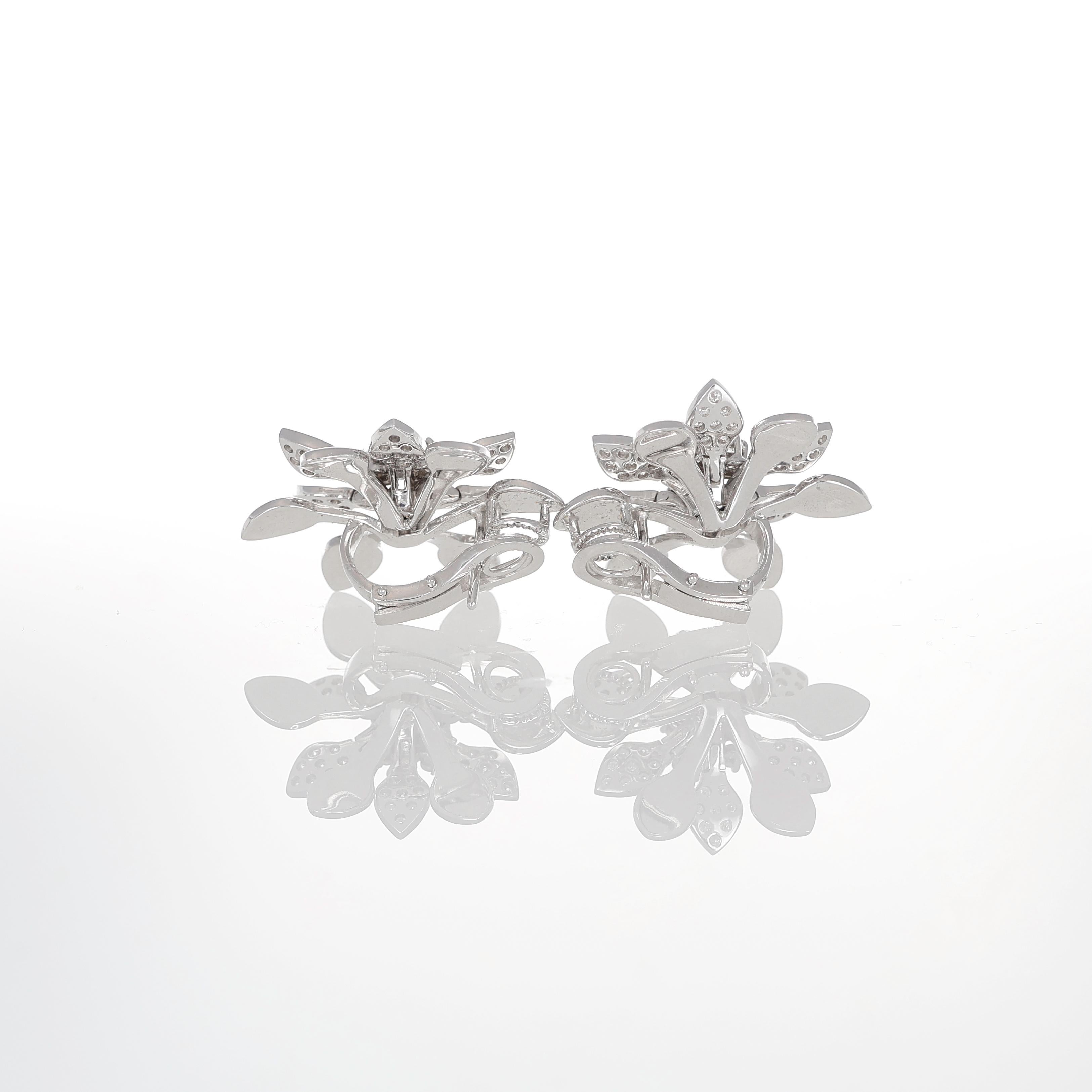 Brilliant Cut 18K White Gold Floral Earrings with Diamond Pavé and Moving Petals For Sale