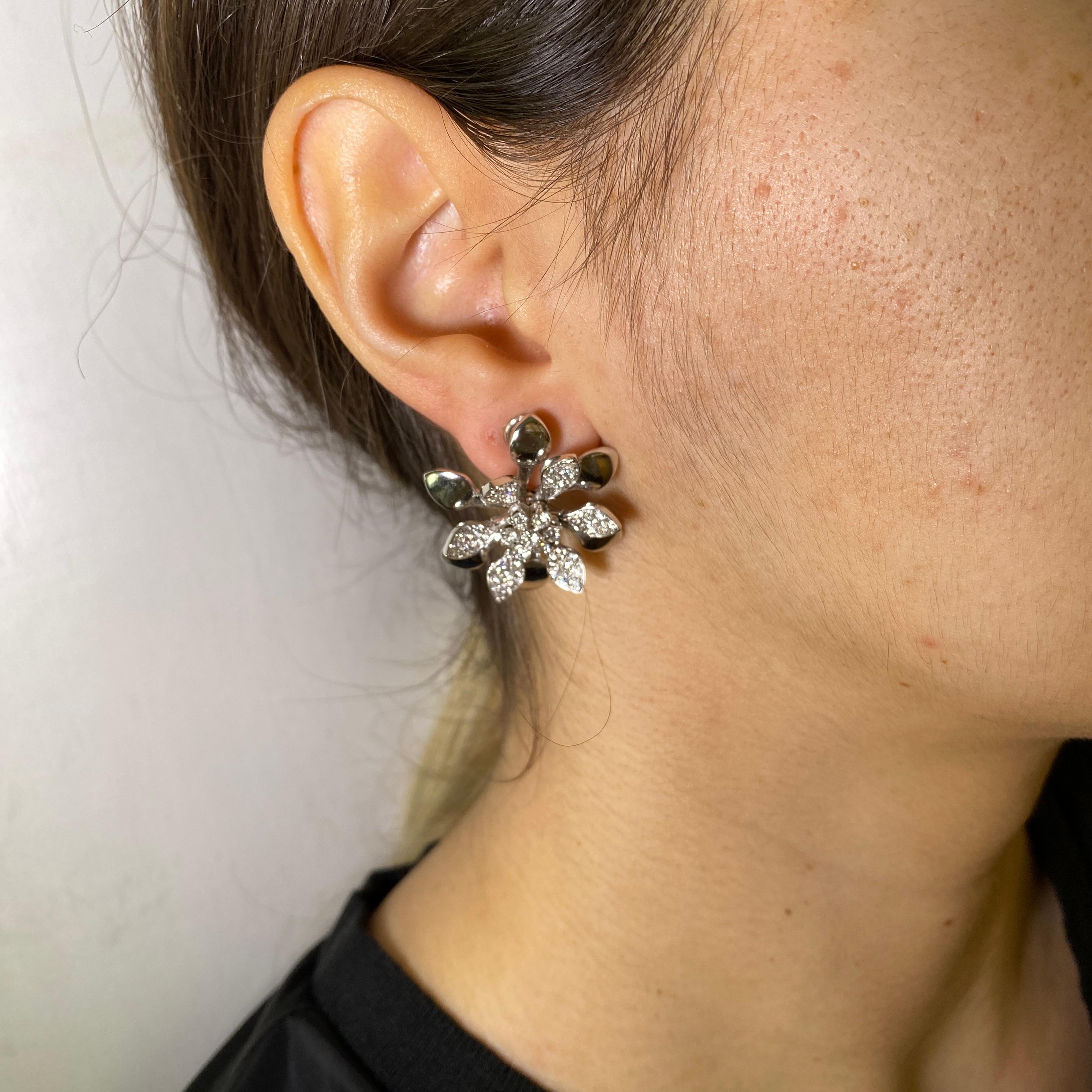 18K White Gold Floral Earrings with Diamond Pavé and Moving Petals For Sale 1