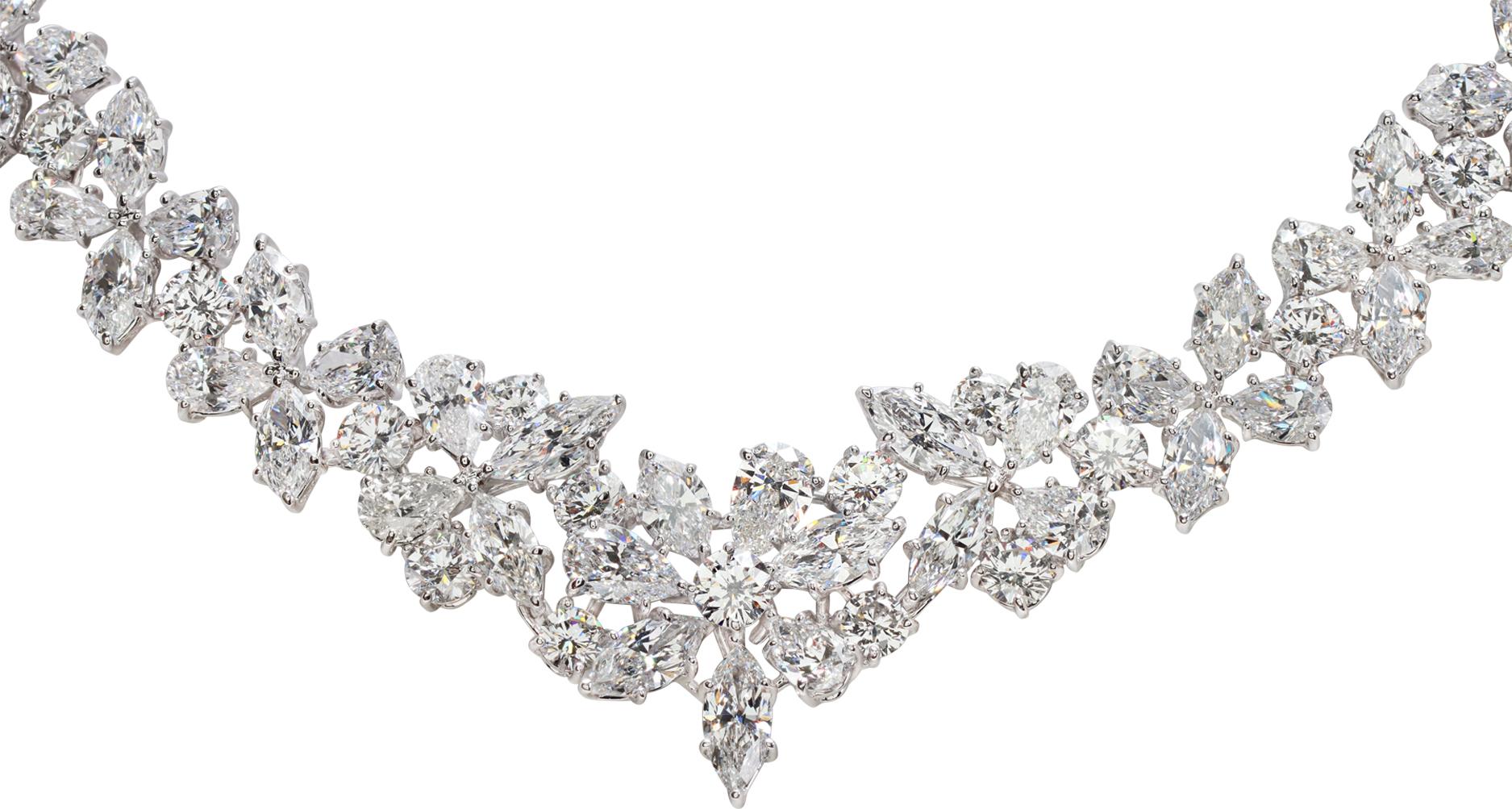 Collier en or blanc 18 carats avec mosaïque florale de diamants de taille marquise, poire et ronde en vente 2