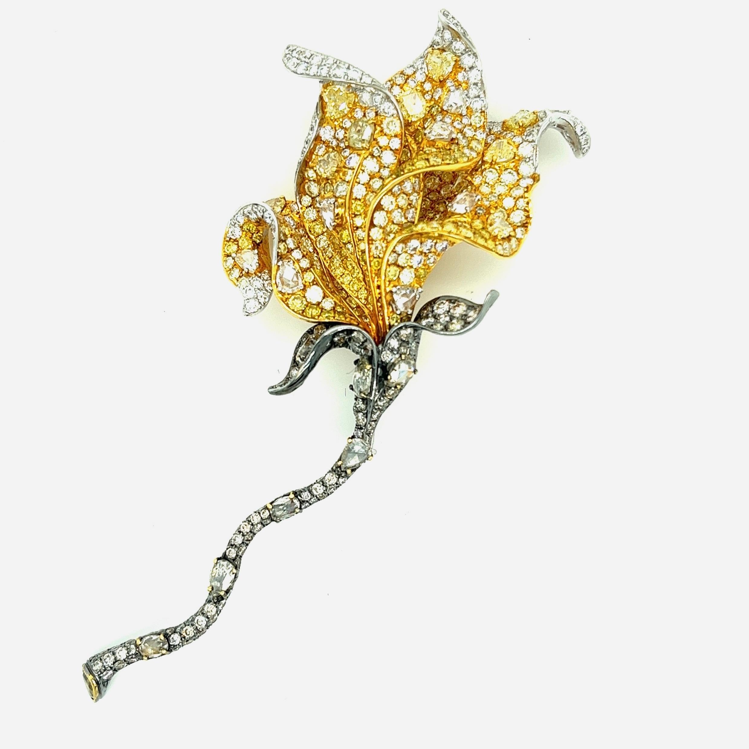 Round Cut 18K White Gold Flower Brooch with Diamonds & Fancy Diamonds For Sale