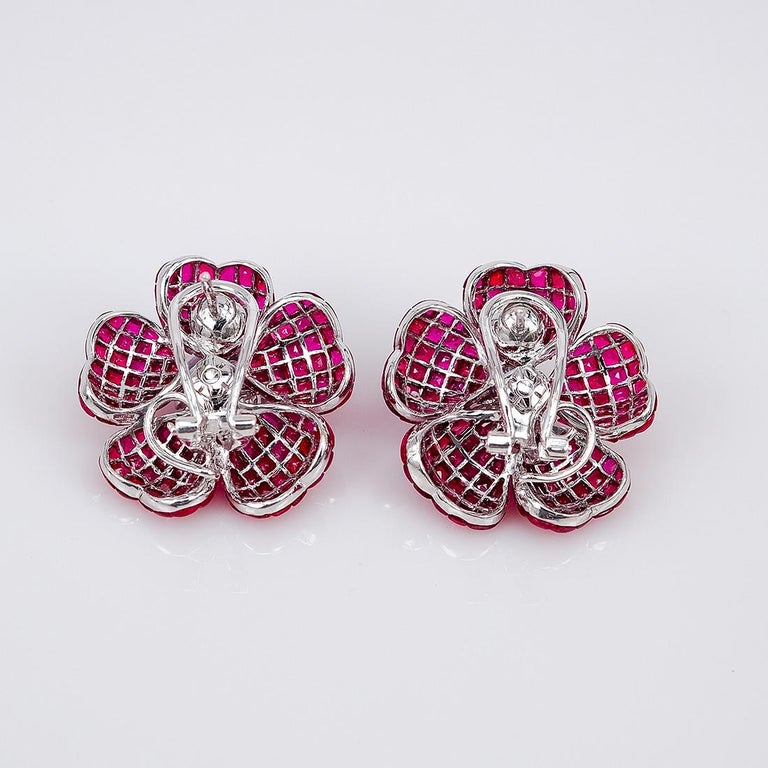 Boucles D'oreilles Clous En Or Blanc 18 Carats Avec Diamants - Style Fleur
