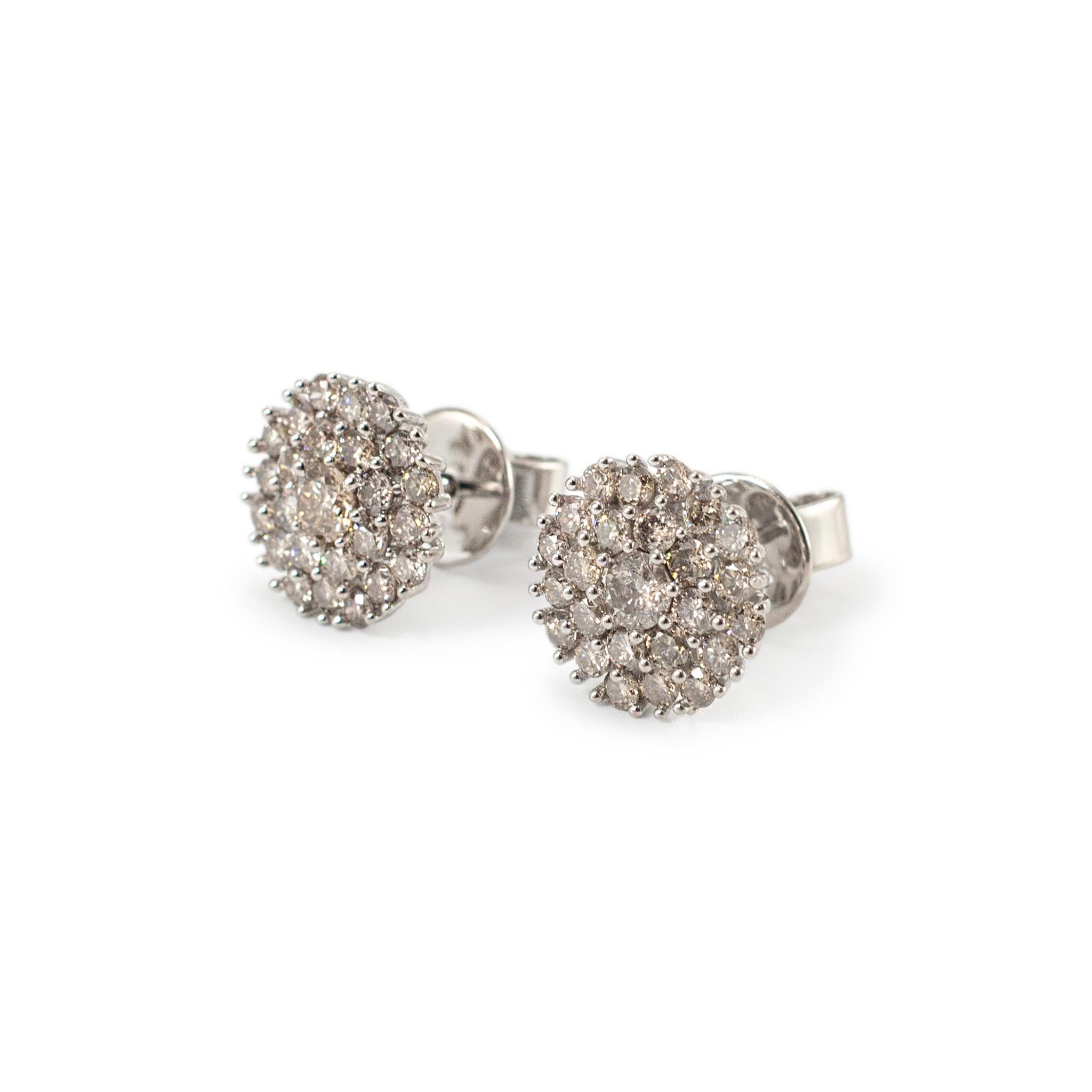 Round Cut 18K White Gold Flower Set Chocolate Diamond Stud Earrings