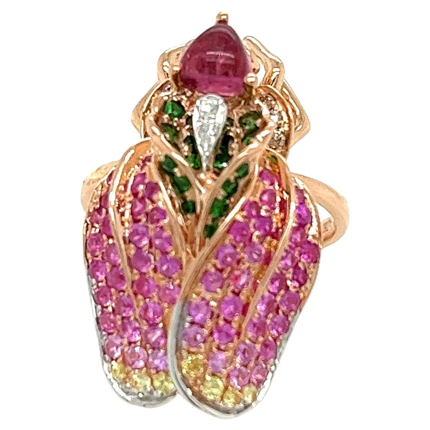 Bague en or blanc 18 carats en forme de mouche avec saphir rose, tourmaline et diamants en vente