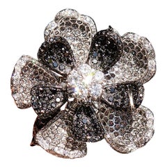 18k White Gold Folding Flower Ring White and Black Diamonds Approx 12cts