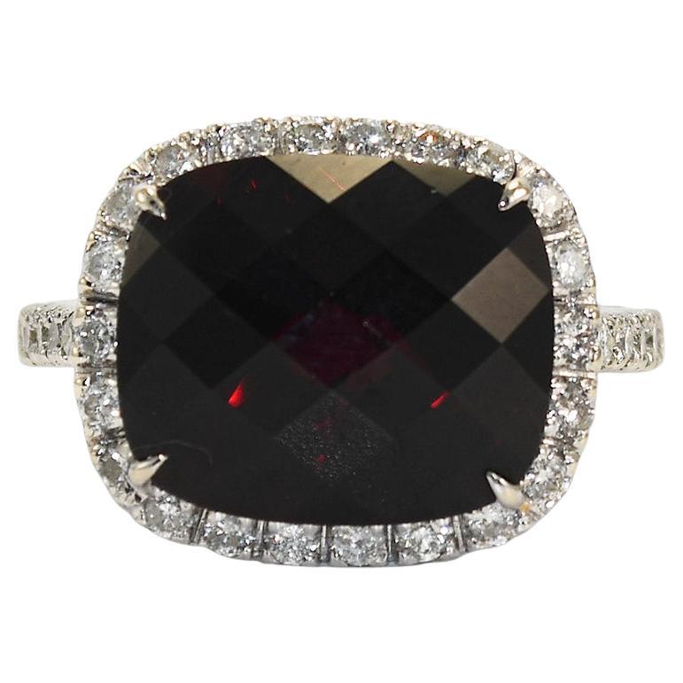 Bague en or blanc 18K grenat et diamant 7g