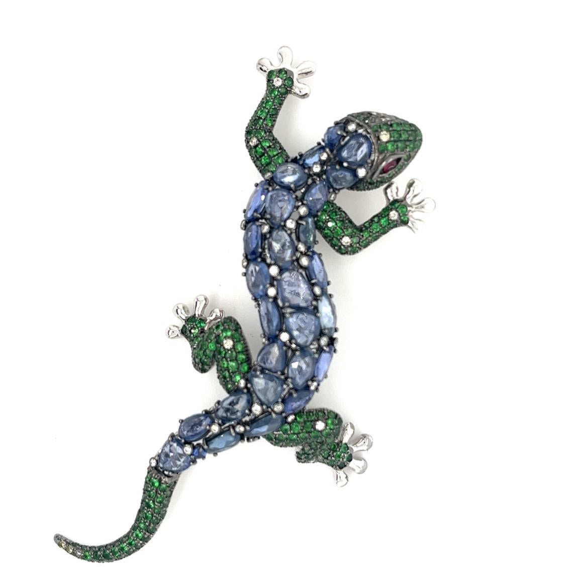 Round Cut 18K White Gold Gecko Brooch with Diamonds & Blue Sapphires  & Green Garnets For Sale