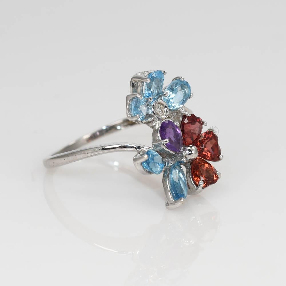 Anello con pietra preziosa in oro bianco 18K 3,1g in vendita 2