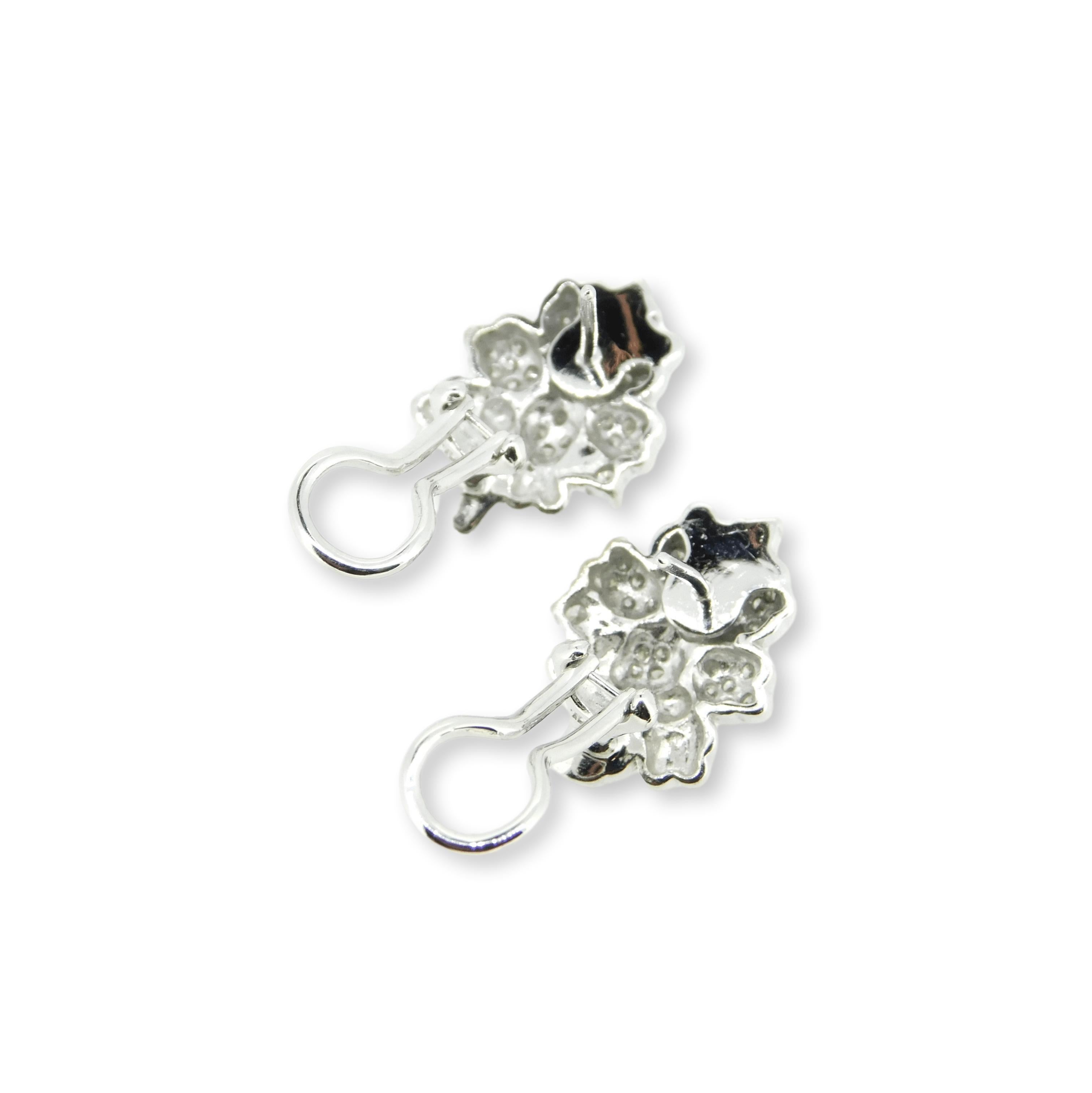 Contemporary 18k White Gold Genuine Natural Diamond Flower Earrings 1.2 Carats '#J1779' For Sale