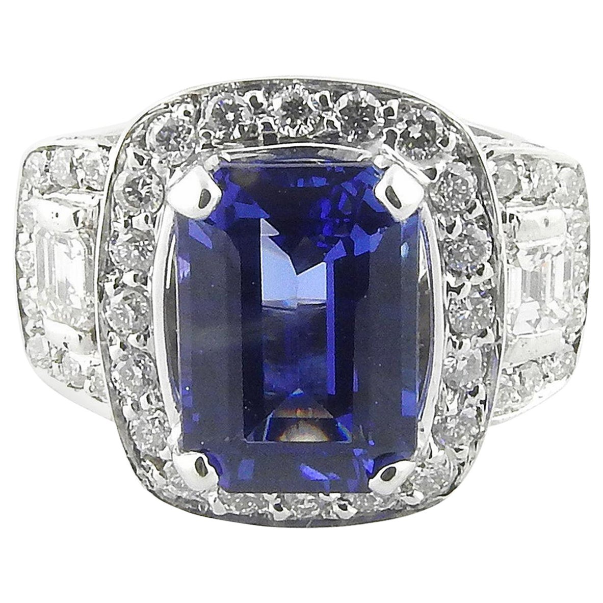 Anello con tanzanite e diamanti autentici in oro bianco 18 carati