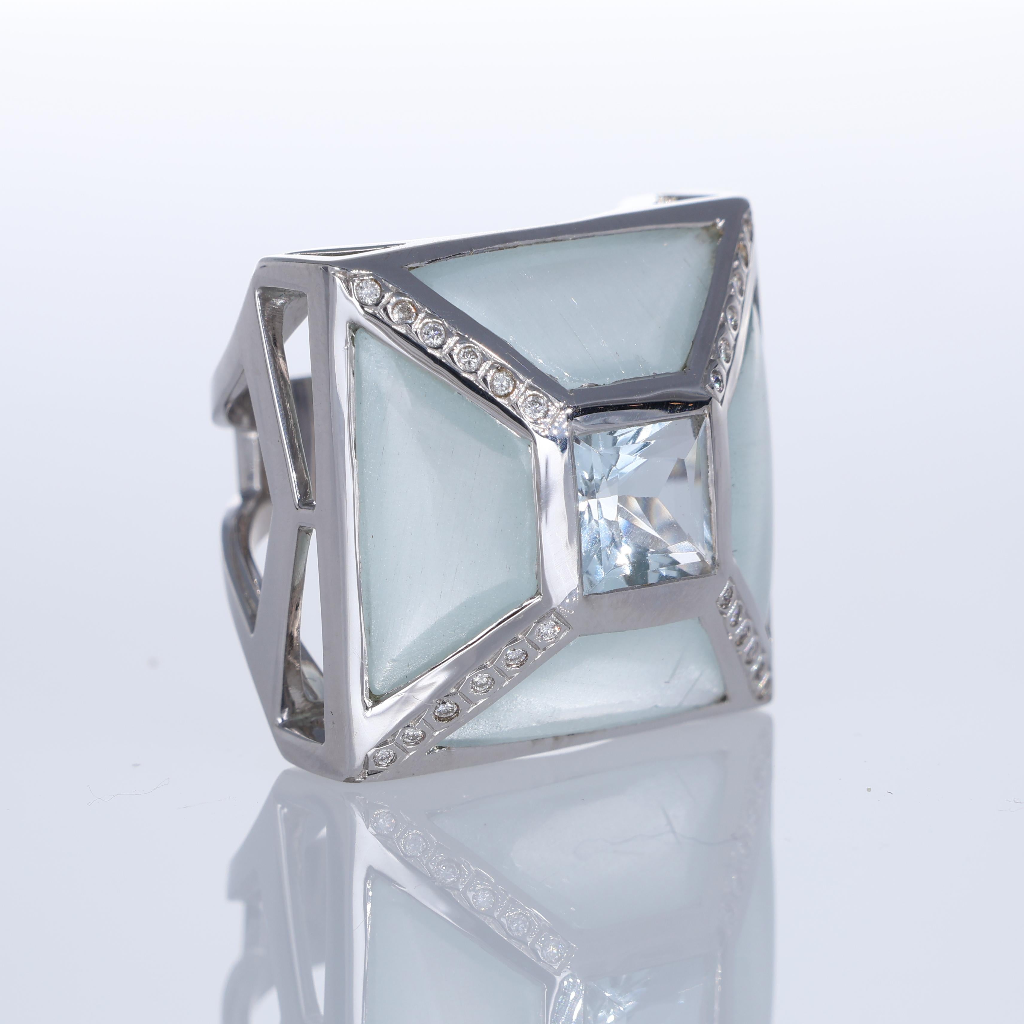 Brilliant Cut 18K White Gold Geometric Band Ring with Aquamarine and Diamonds For Sale