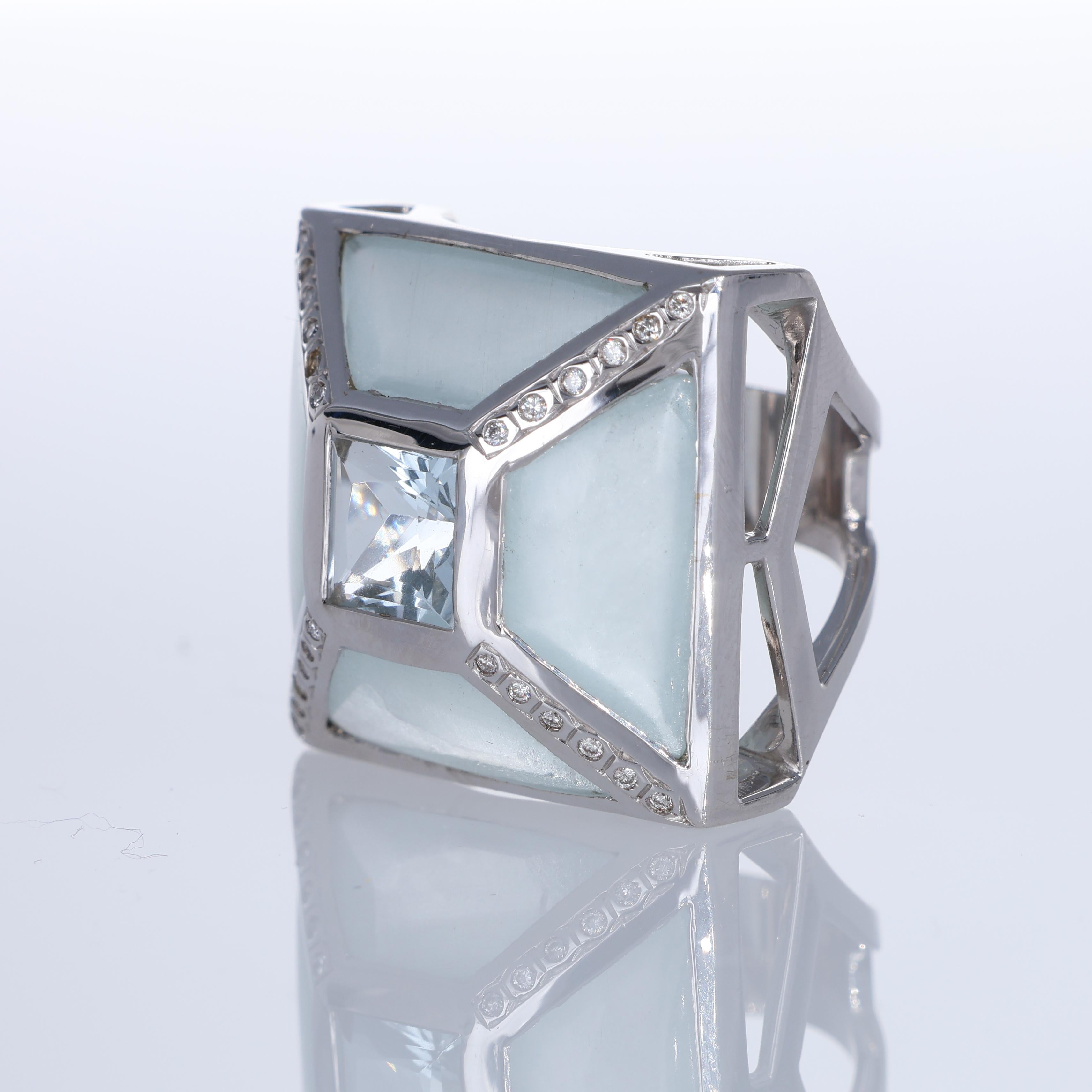18K White Gold Geometric Band Ring with Aquamarine and Diamonds In New Condition For Sale In Bergamo, BG