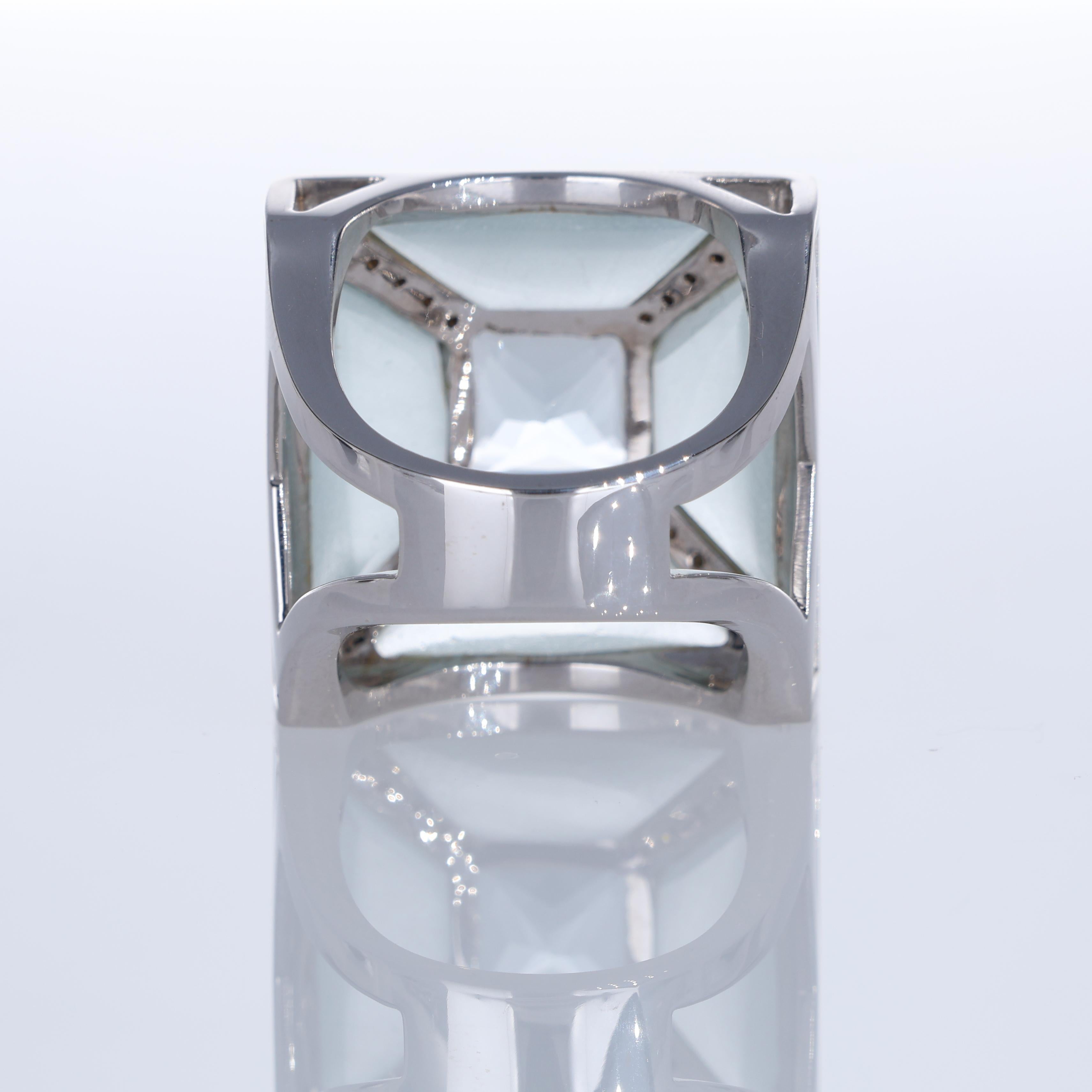 Women's or Men's 18K White Gold Geometric Band Ring with Aquamarine and Diamonds For Sale