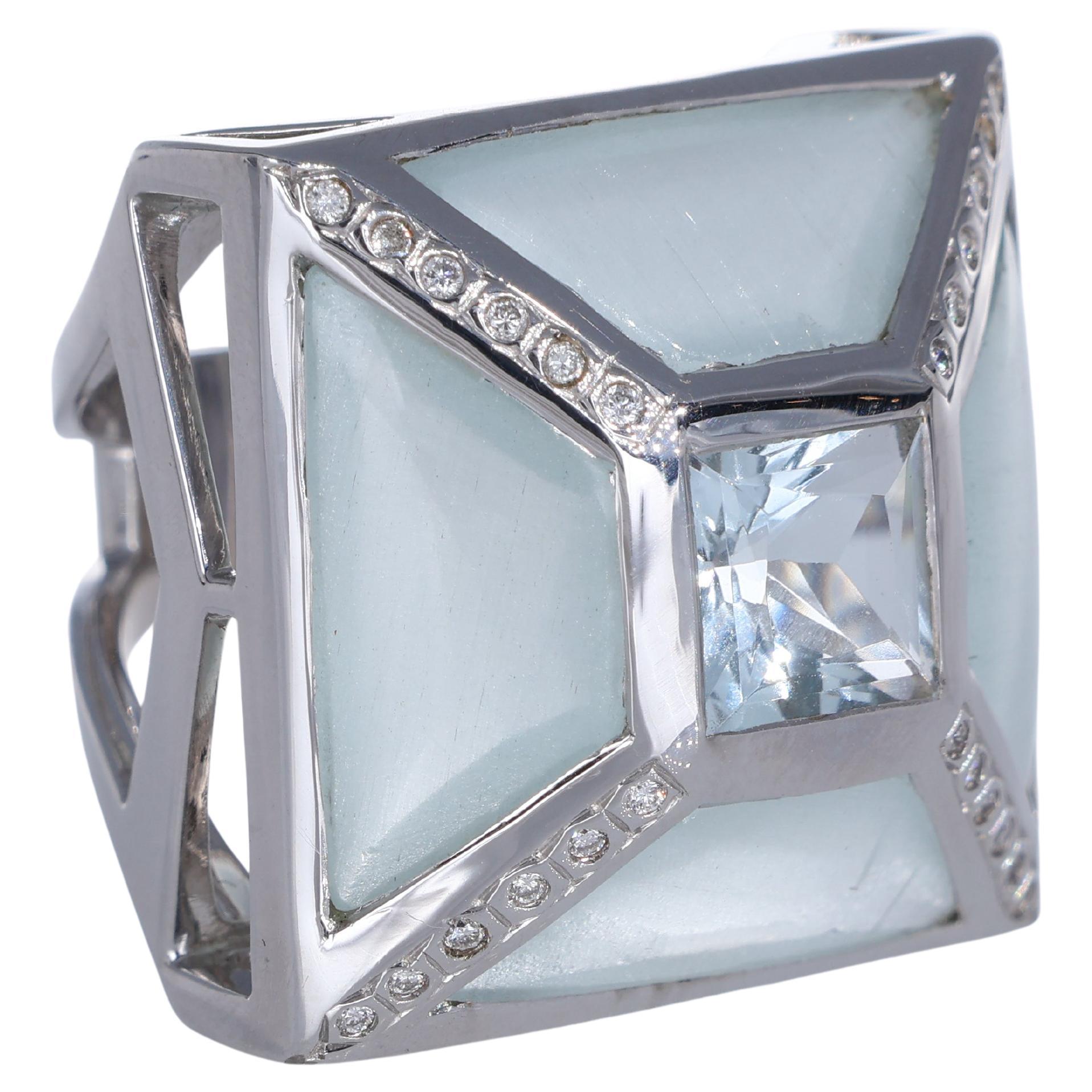 Anillo geométrico de oro blanco de 18 quilates con aguamarina y diamantes