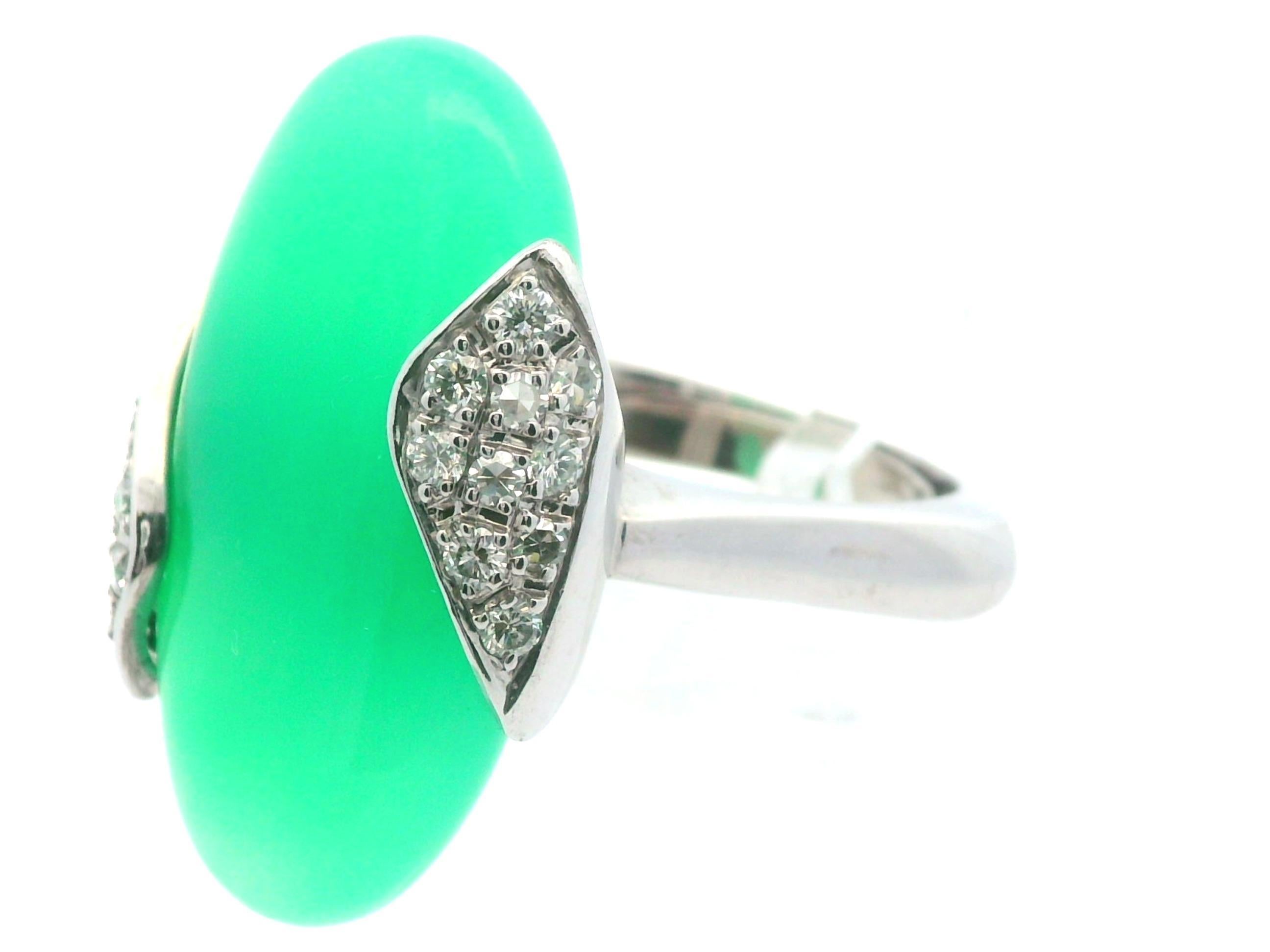 De las mujeres Anillo Crisoprasa Alemana y Diamante en Oro Blanco de 18k en venta