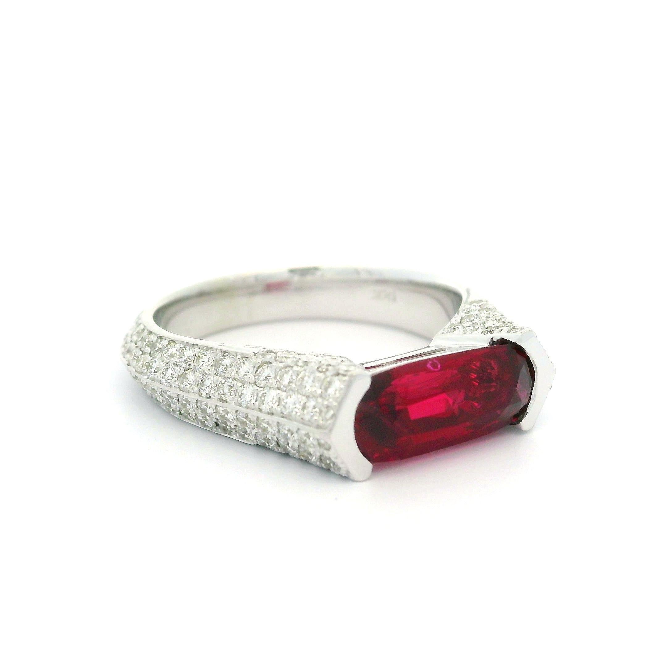 Bague en or blanc 18k GIA 2.04ctw Elongated No Heat Ruby Diamond Statement Band Ring en vente 3