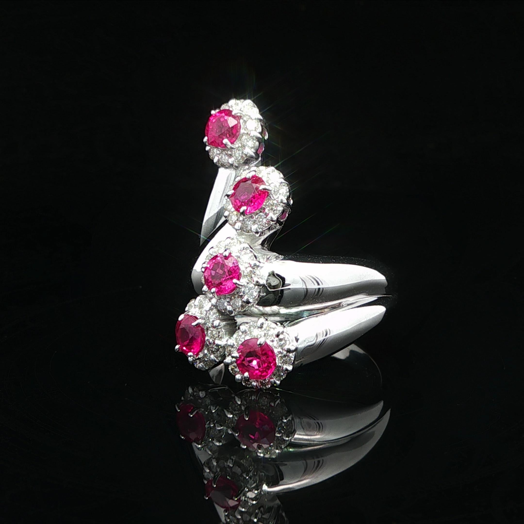 Bague en or blanc 18k GIA 2.20ctw Round Burma Ruby & Diamond Halo Bypass Spray Ring en vente 9