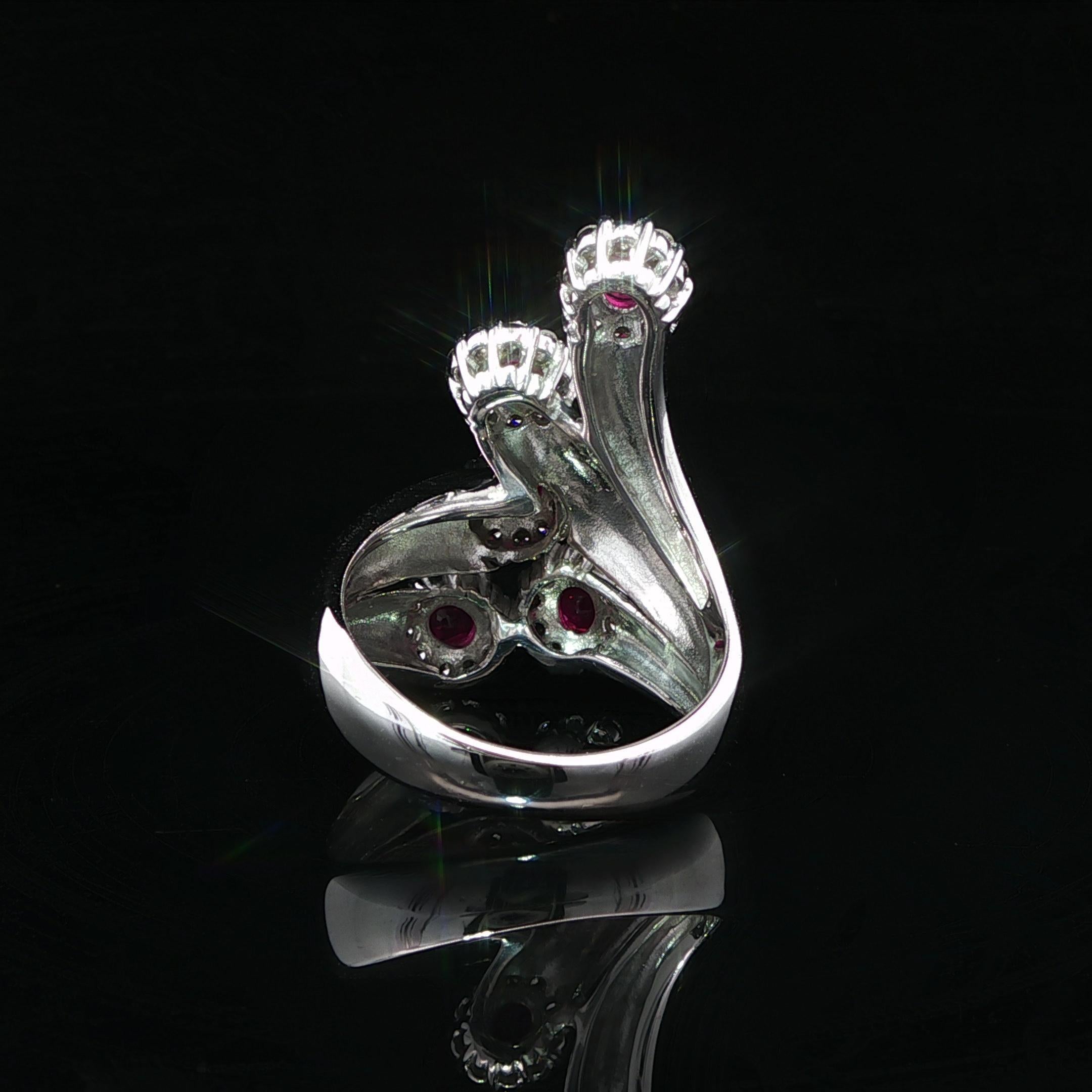 Taille brillant Bague en or blanc 18k GIA 2.20ctw Round Burma Ruby & Diamond Halo Bypass Spray Ring en vente