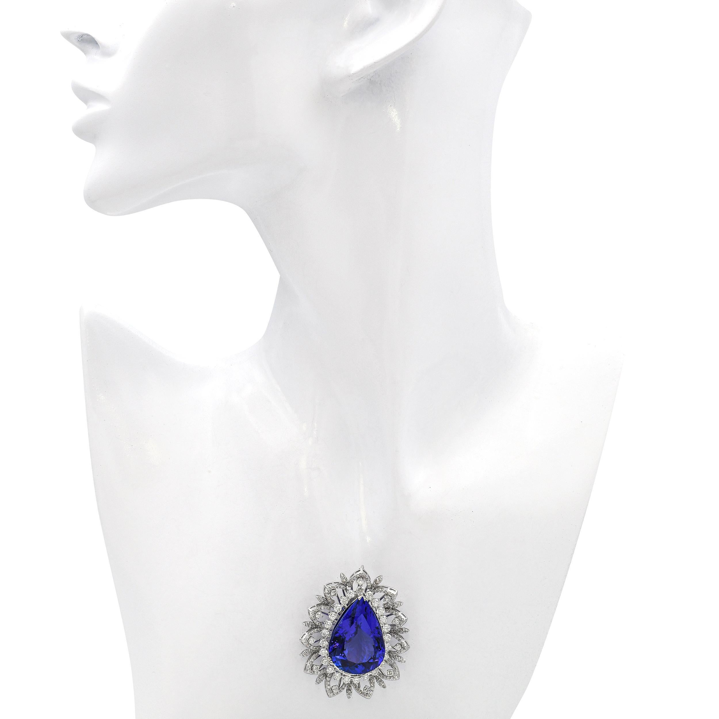 Colgante de oro blanco de 18 quilates con tanzanita GIA de 32,82 ct y diamantes de 4,32 tcw Corte brillante en venta