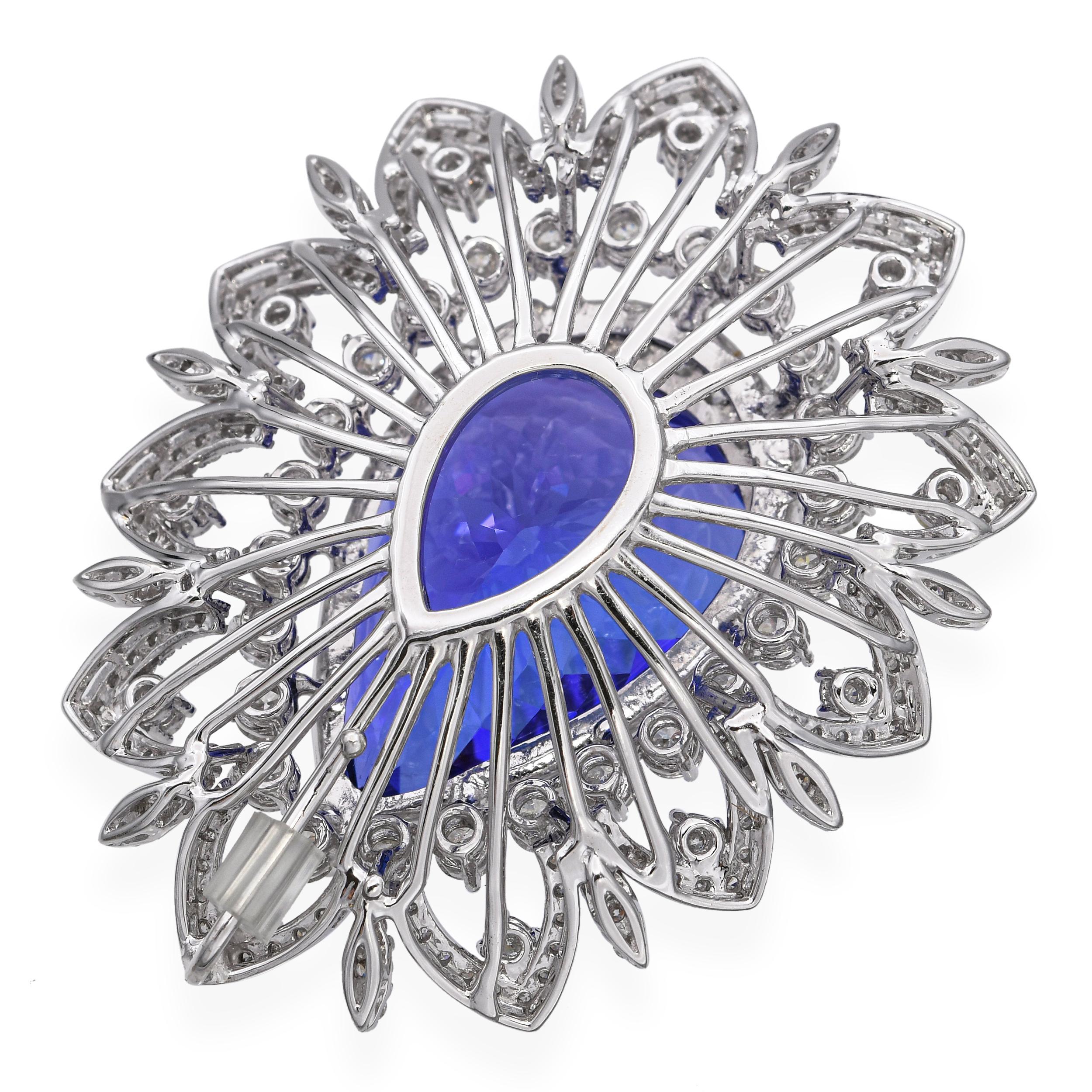 De las mujeres Colgante de oro blanco de 18 quilates con tanzanita GIA de 32,82 ct y diamantes de 4,32 tcw en venta