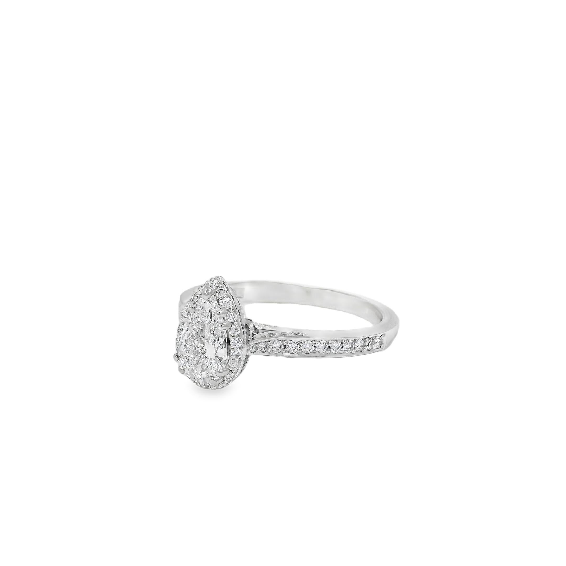 Anillo de compromiso de oro blanco de 18k con diamante talla pera certificado GIA de 0,55 ct Corte pera en venta