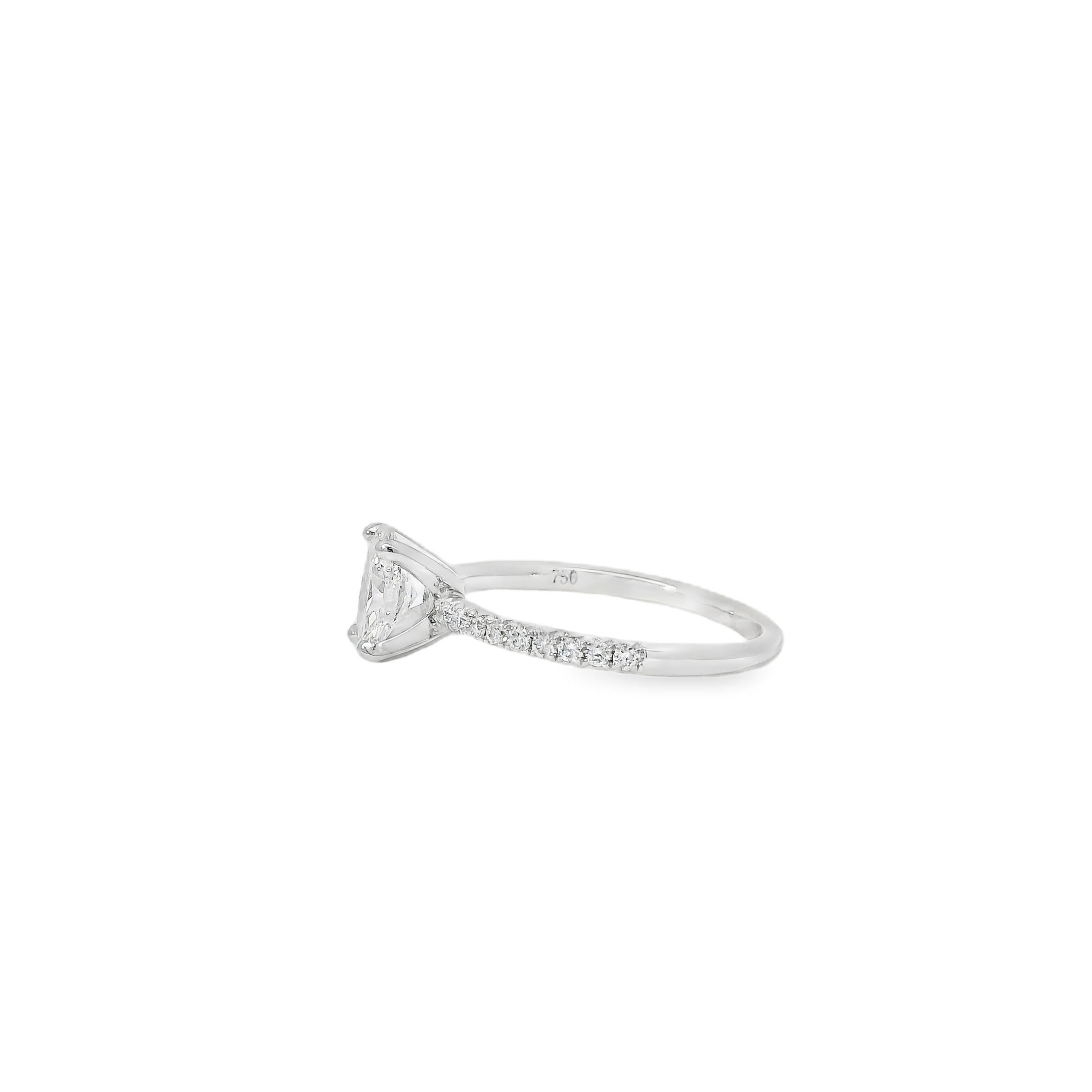 Bague de fiançailles en or blanc 18k certifiée GIA 0,74ct diamant taille ovale en vente 1