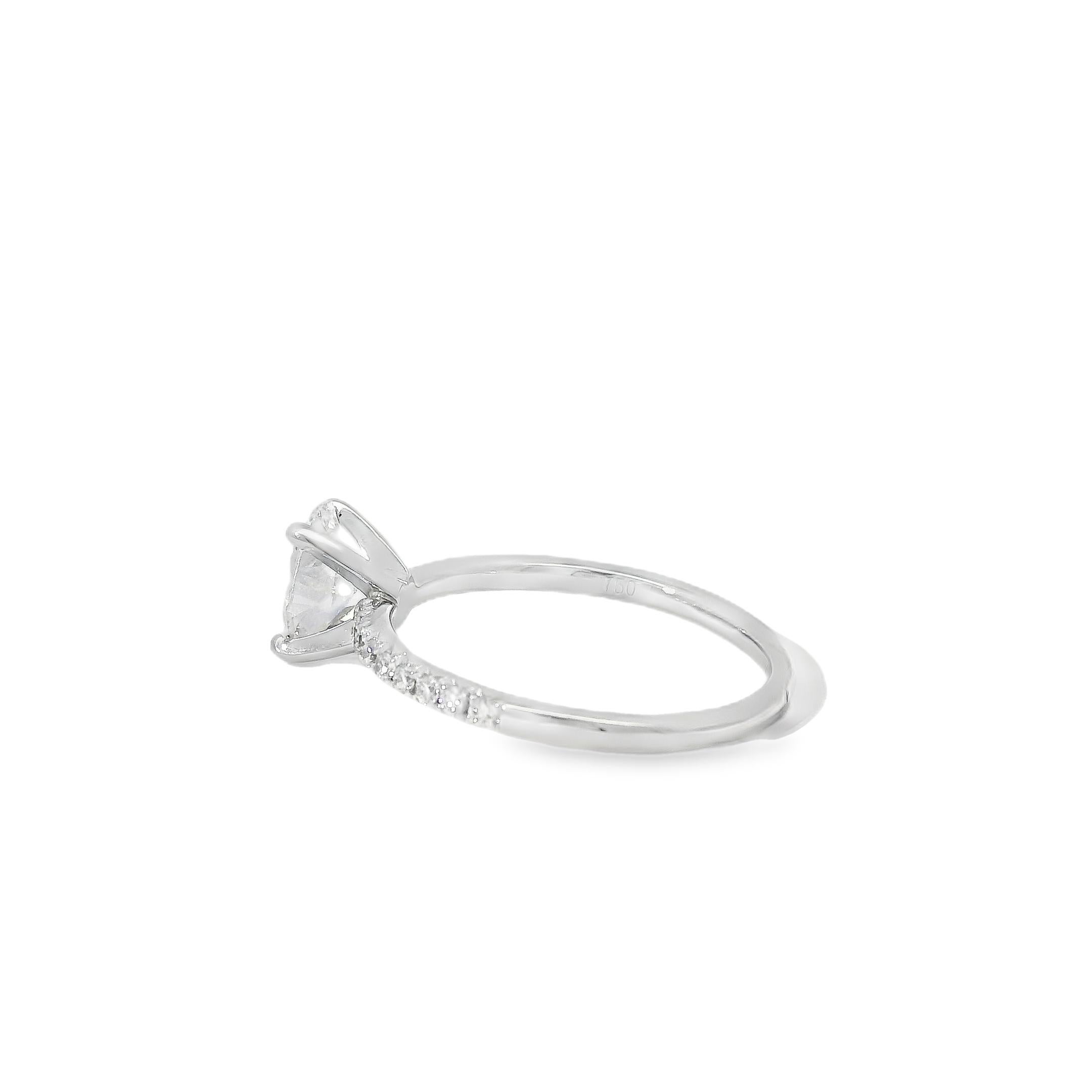 Bague de fiançailles en or blanc 18k certifiée GIA 0,74ct diamant taille ovale en vente 3