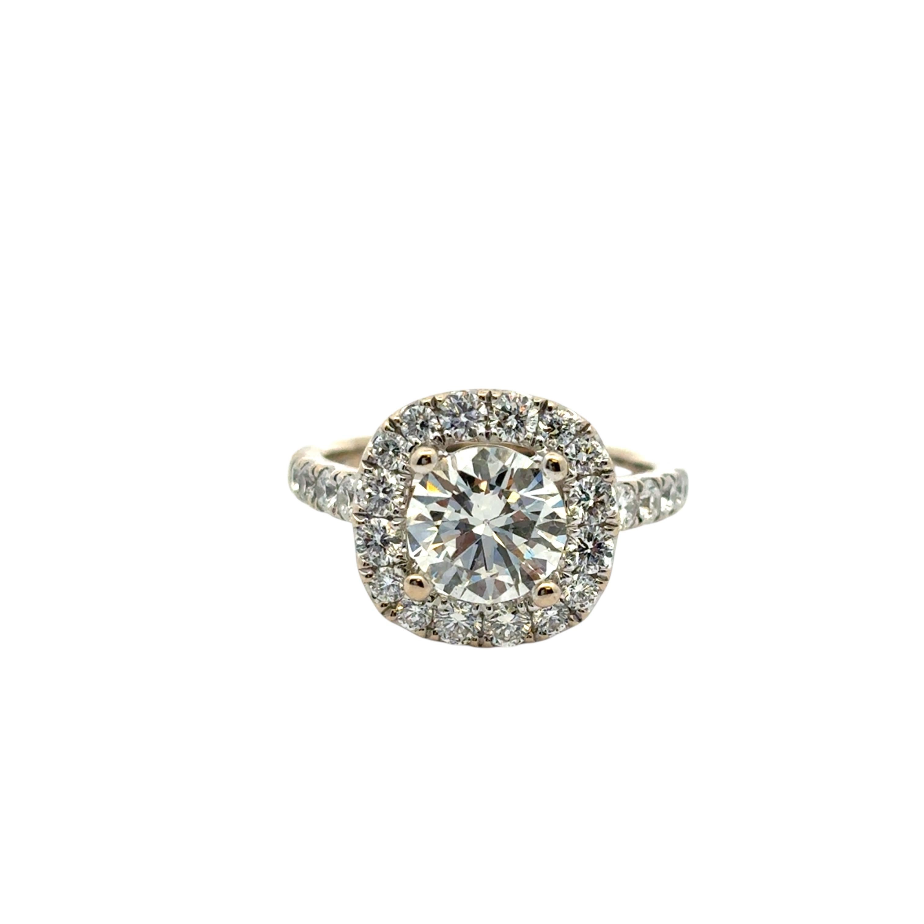 Bague Halo en or blanc 18k certifié GIA 1.27ct K VVS1 diamant rond brillant en vente 1