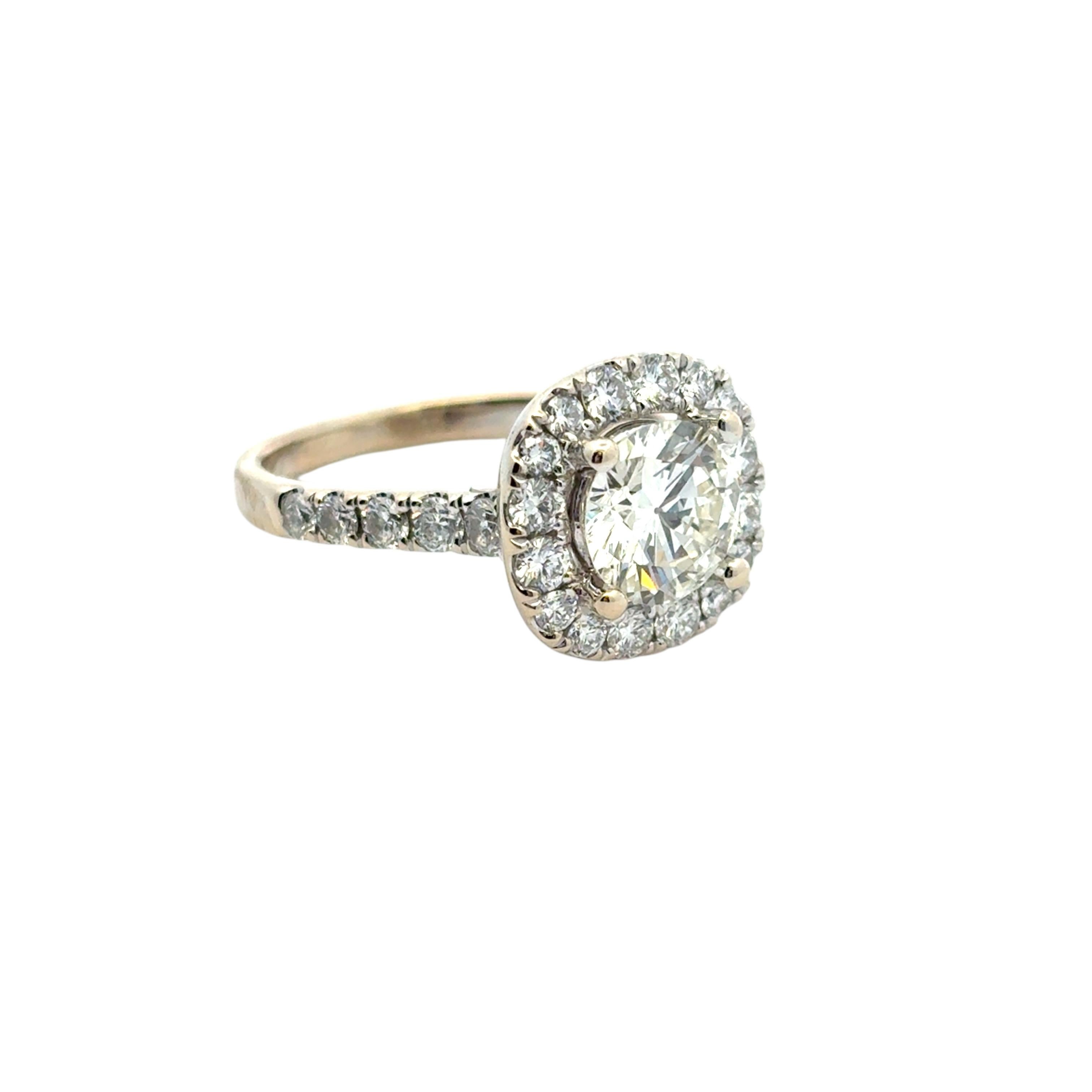 Bague Halo en or blanc 18k certifié GIA 1.27ct K VVS1 diamant rond brillant en vente 3