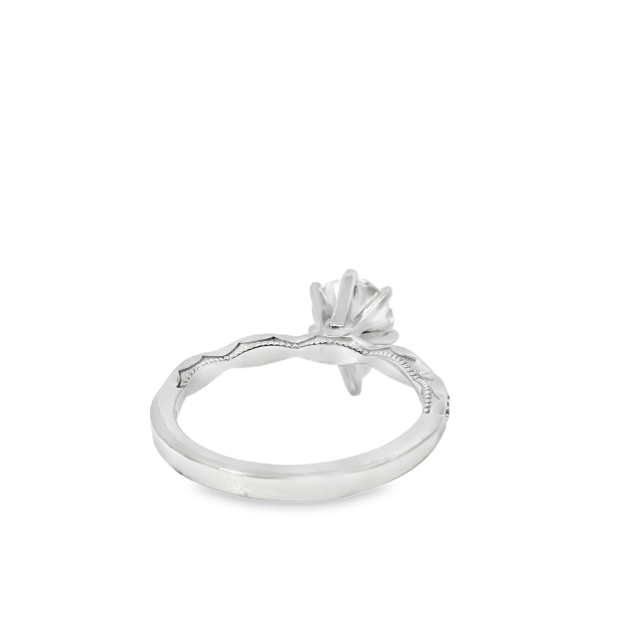Bague de fiançailles en or blanc 18k certifiée GIA 1,71ct diamant taille poire en vente 8