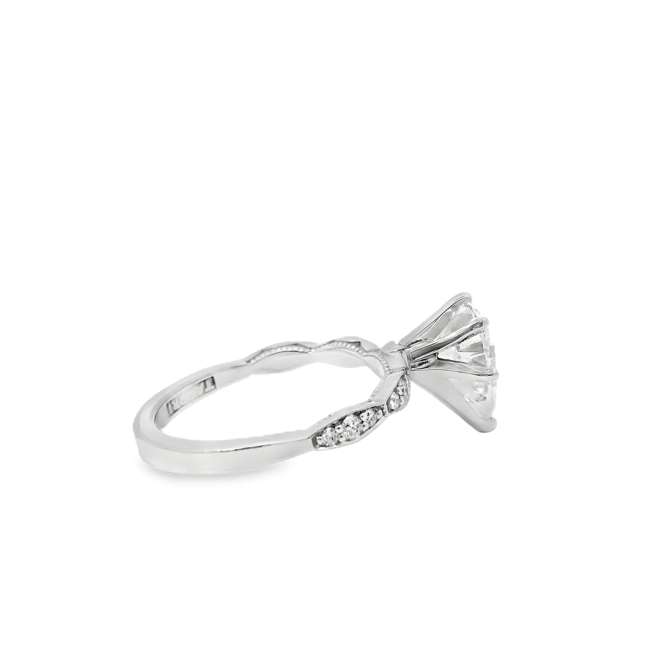 Bague de fiançailles en or blanc 18k certifiée GIA 1,71ct diamant taille poire en vente 11