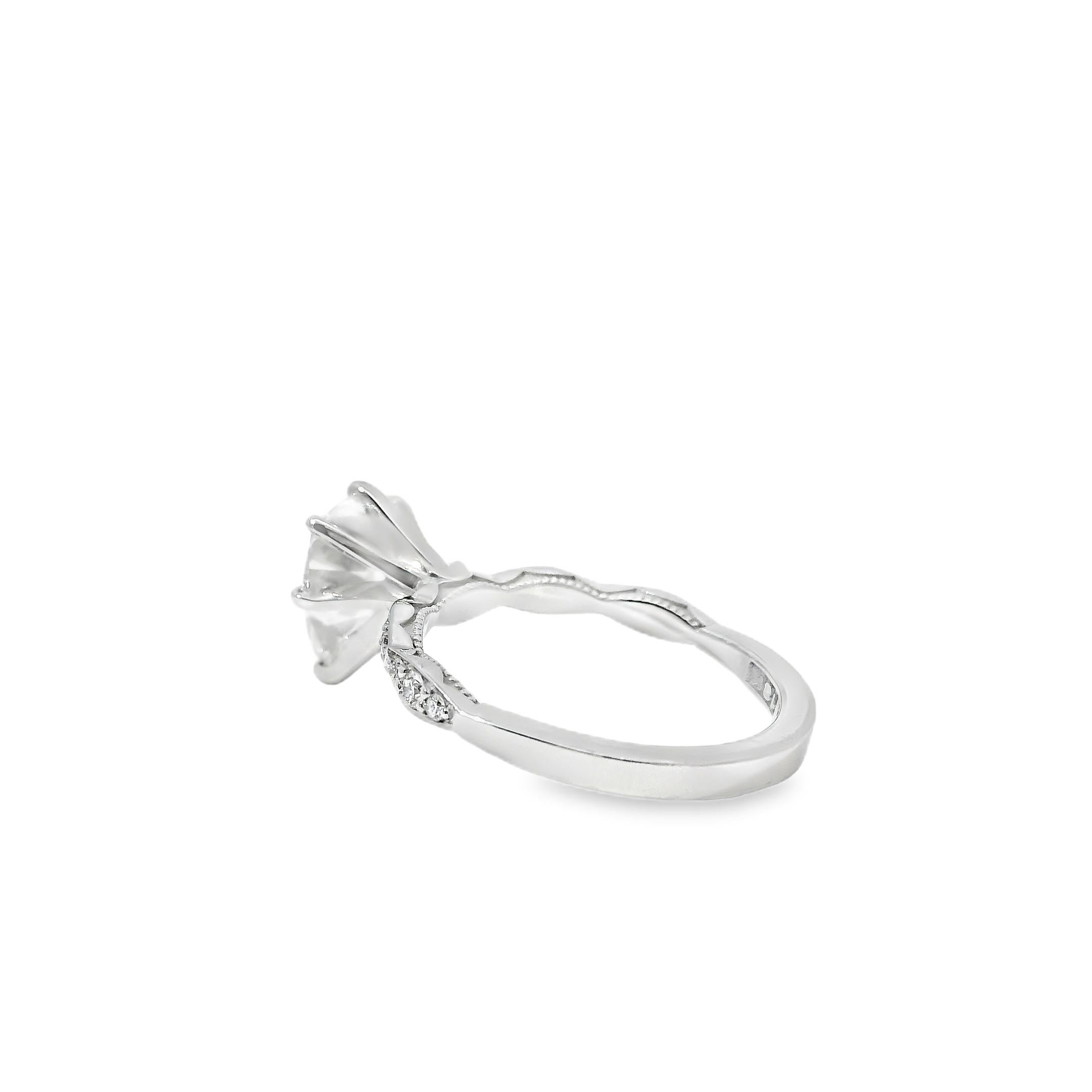 Bague de fiançailles en or blanc 18k certifiée GIA 1,71ct diamant taille poire en vente 4