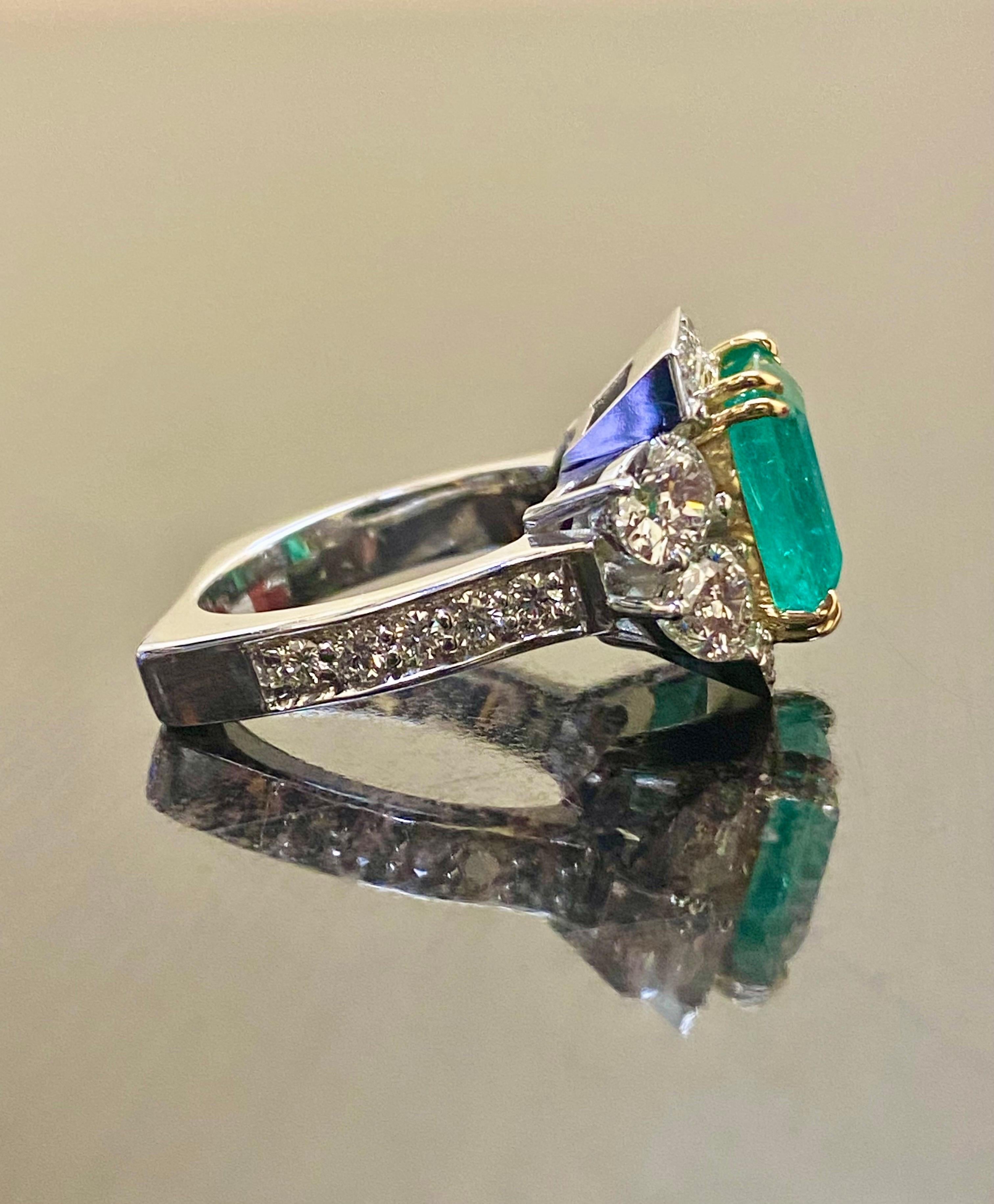 18K White Gold GIA Certified 4.87 Carat Colombian Emerald Diamond Ring For Sale 4