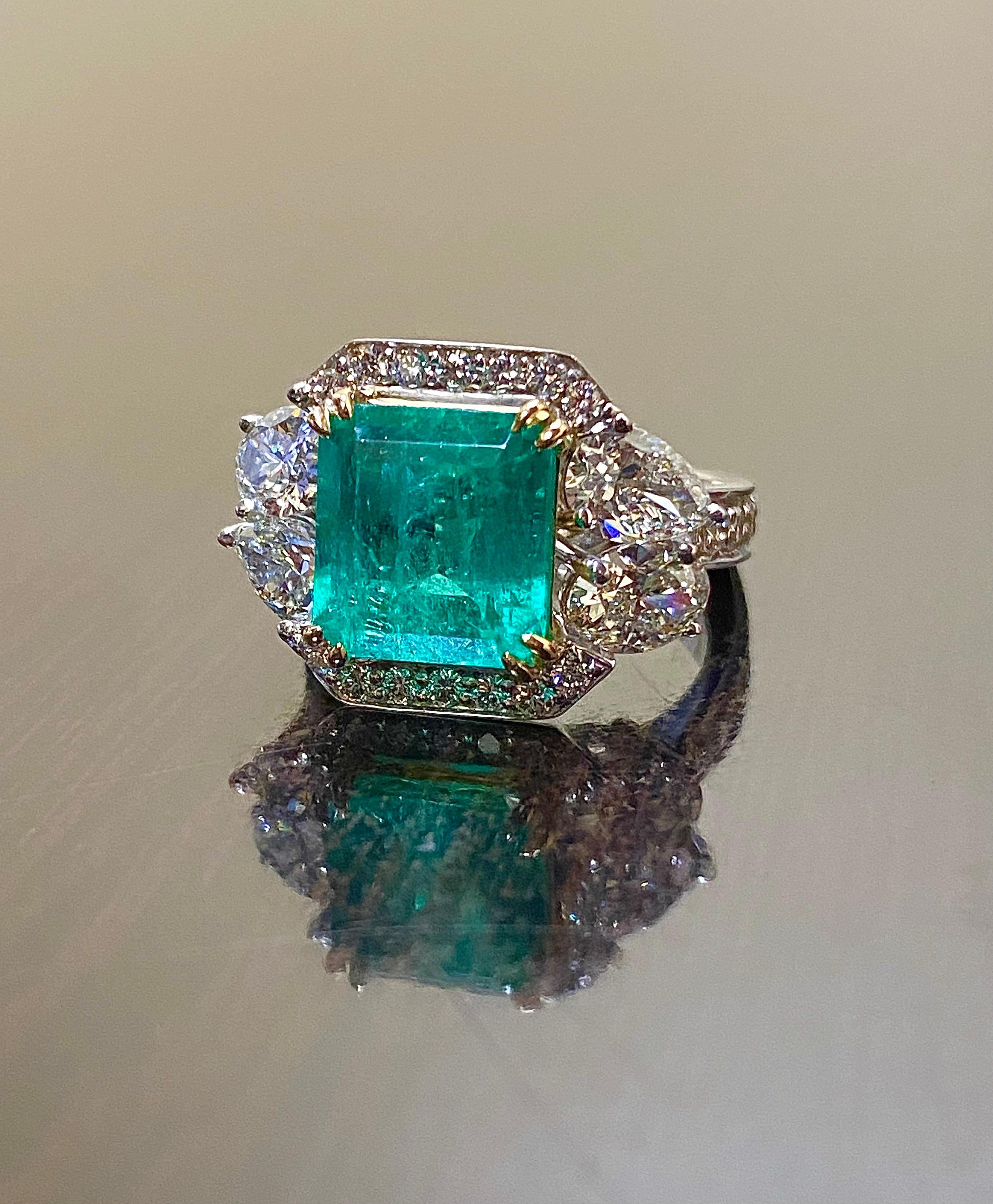 18K White Gold GIA Certified 4.87 Carat Colombian Emerald Diamond Ring For Sale 6