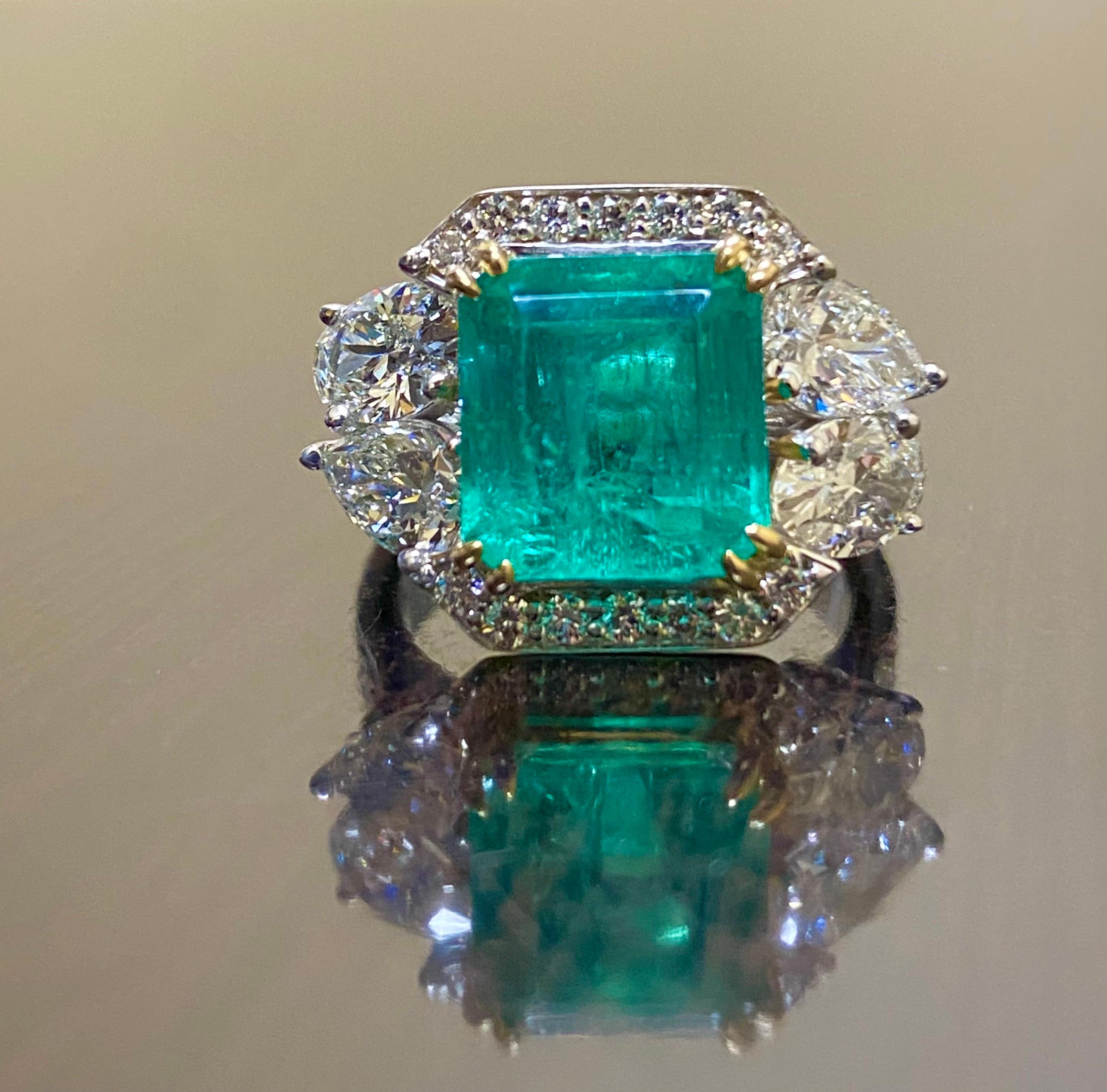 18K White Gold GIA Certified 4.87 Carat Colombian Emerald Diamond Ring For Sale 1