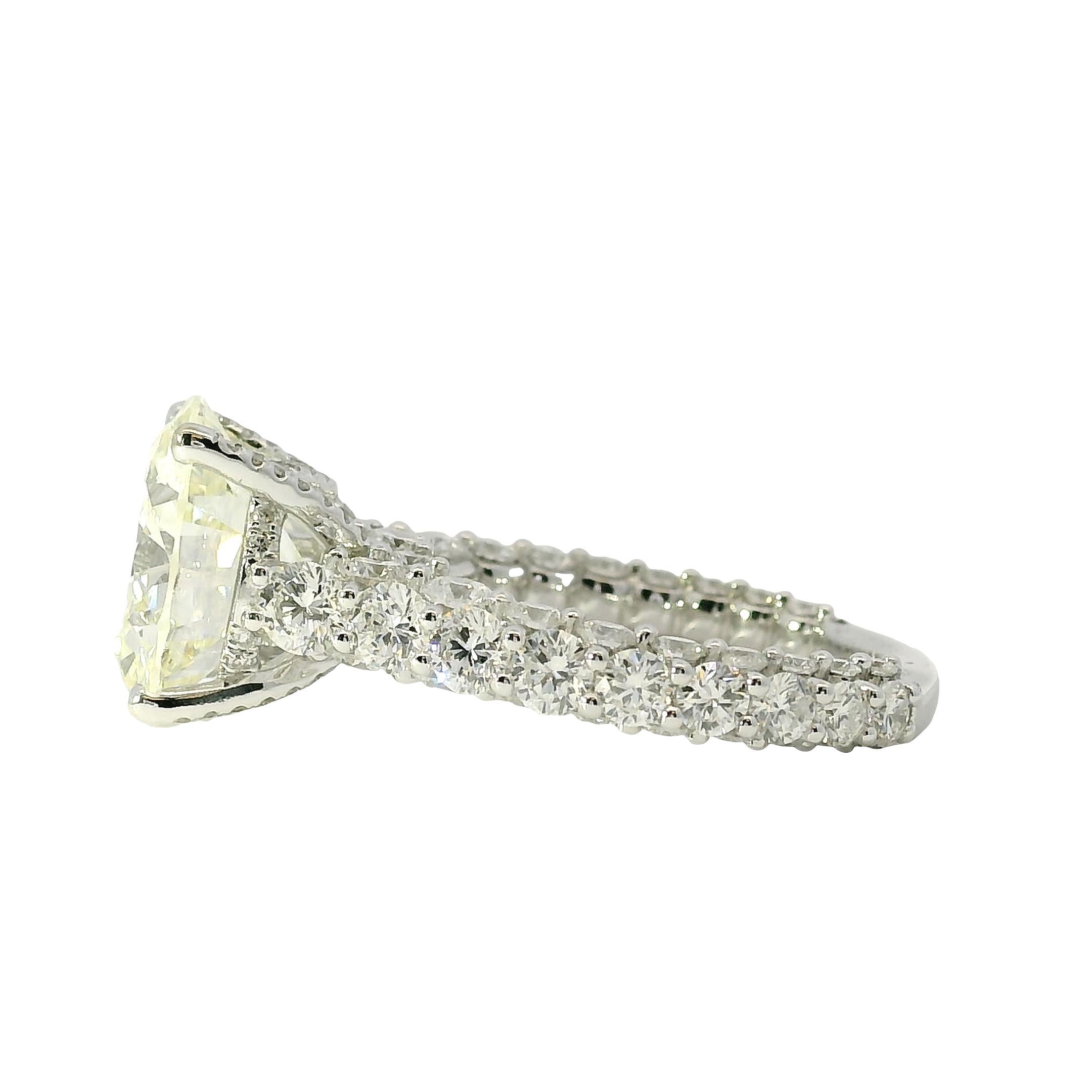 De las mujeres Anillo de compromiso de oro blanco de 18 quilates con diamante de talla redonda certificado por el GIA de 5,07 ctw en venta