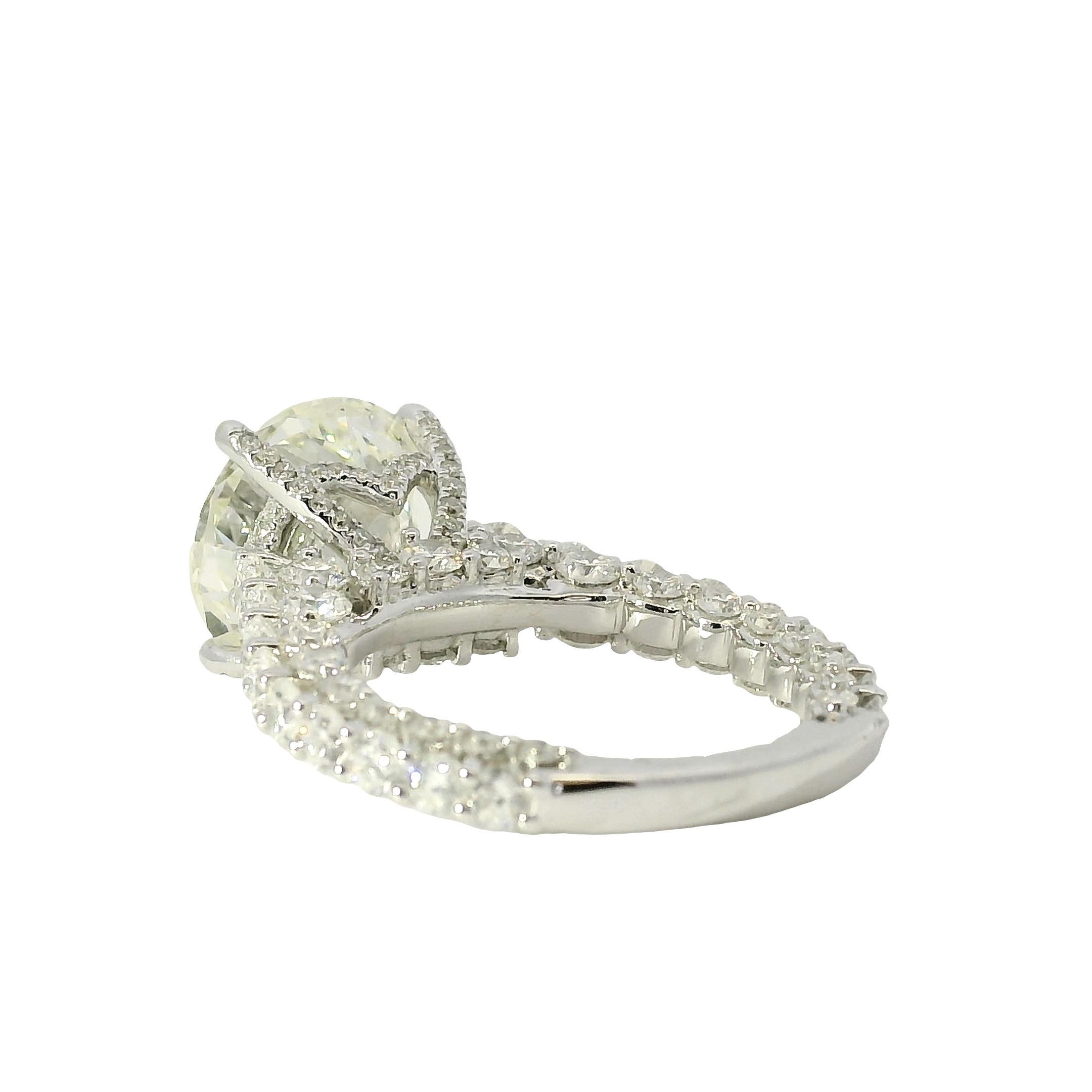Anillo de compromiso de oro blanco de 18 quilates con diamante de talla redonda certificado por el GIA de 5,07 ctw en venta 1