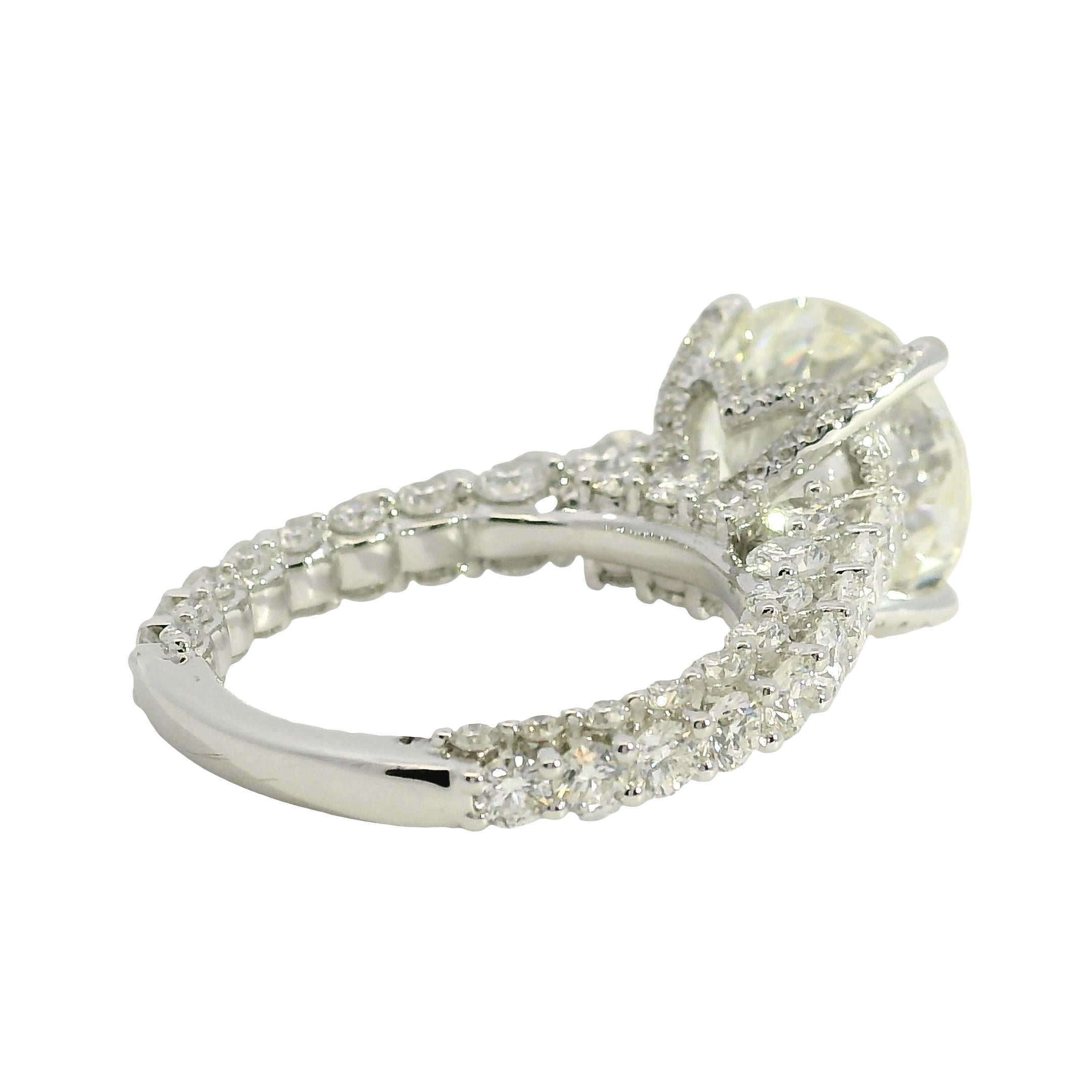 Anillo de compromiso de oro blanco de 18 quilates con diamante de talla redonda certificado por el GIA de 5,07 ctw en venta 4