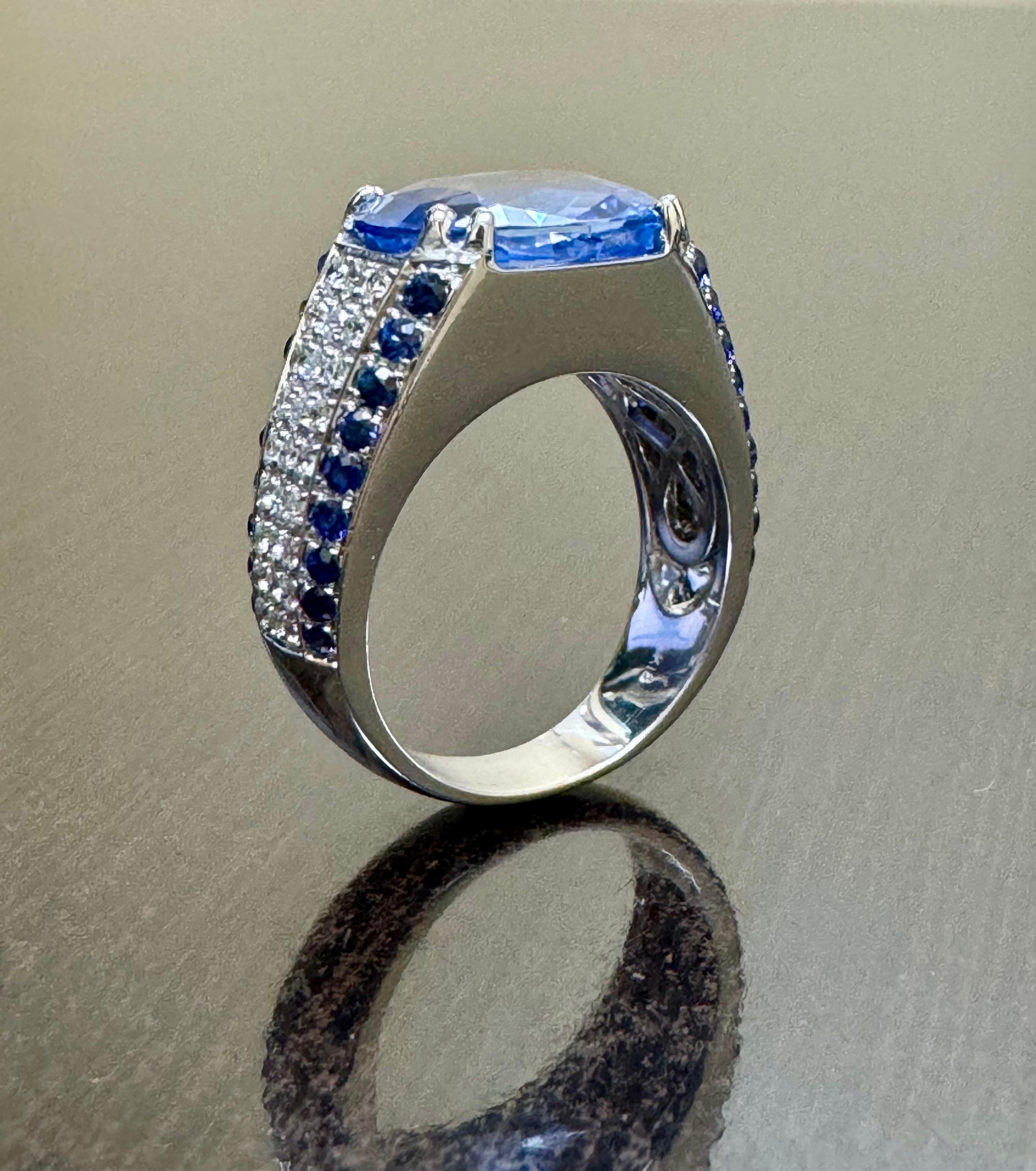 Bague Est-Ouest en or blanc 18 carats certifiée GIA, saphir bleu de 7,31 carats, sans chaleur en vente 3