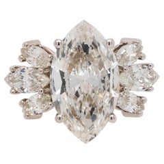 Anello di fidanzamento con diamante marquise certificato GIA in oro bianco 18 carati