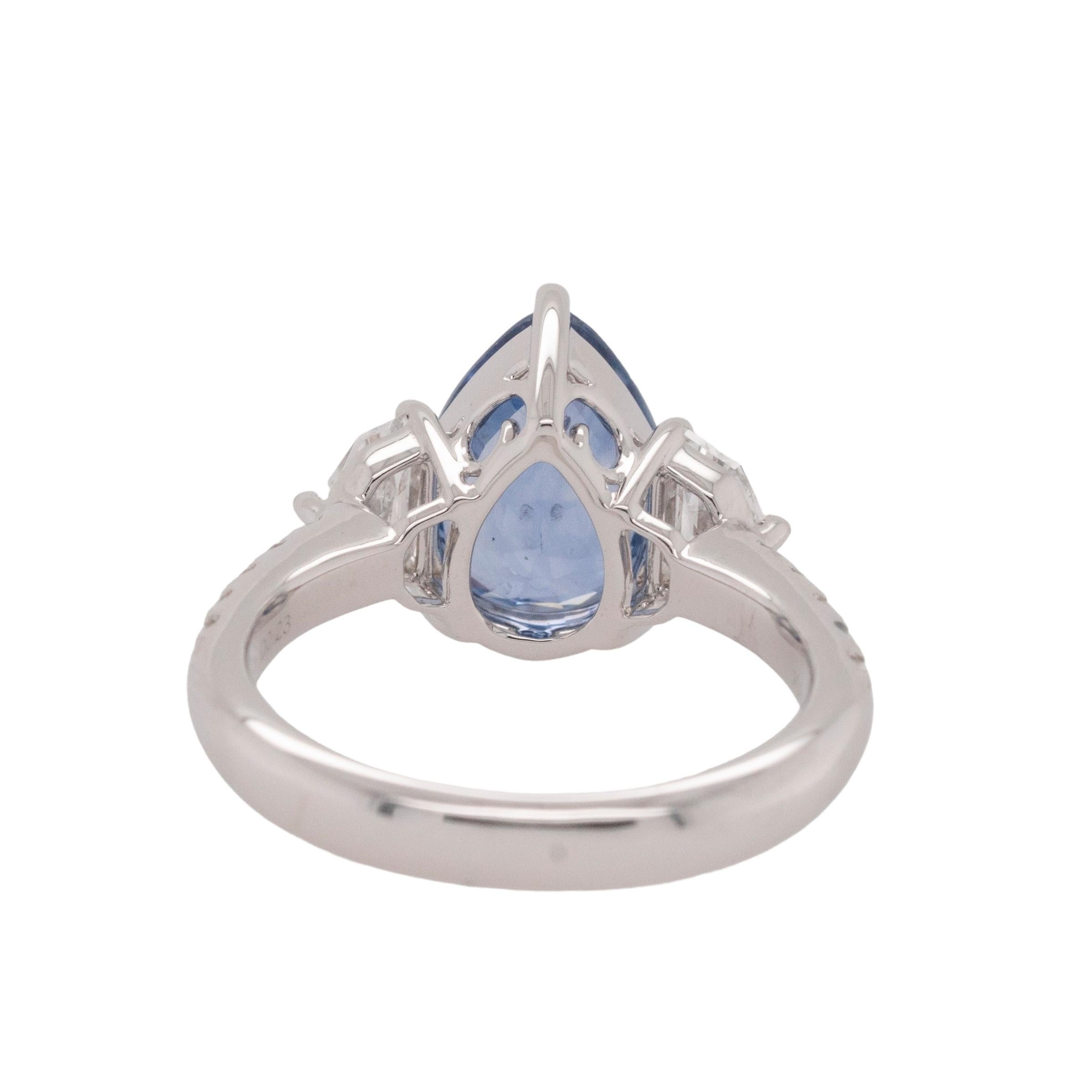 GIA Certified Natural Diamond and Heated Sapphire Ring In New Condition For Sale In Boca Raton, FL