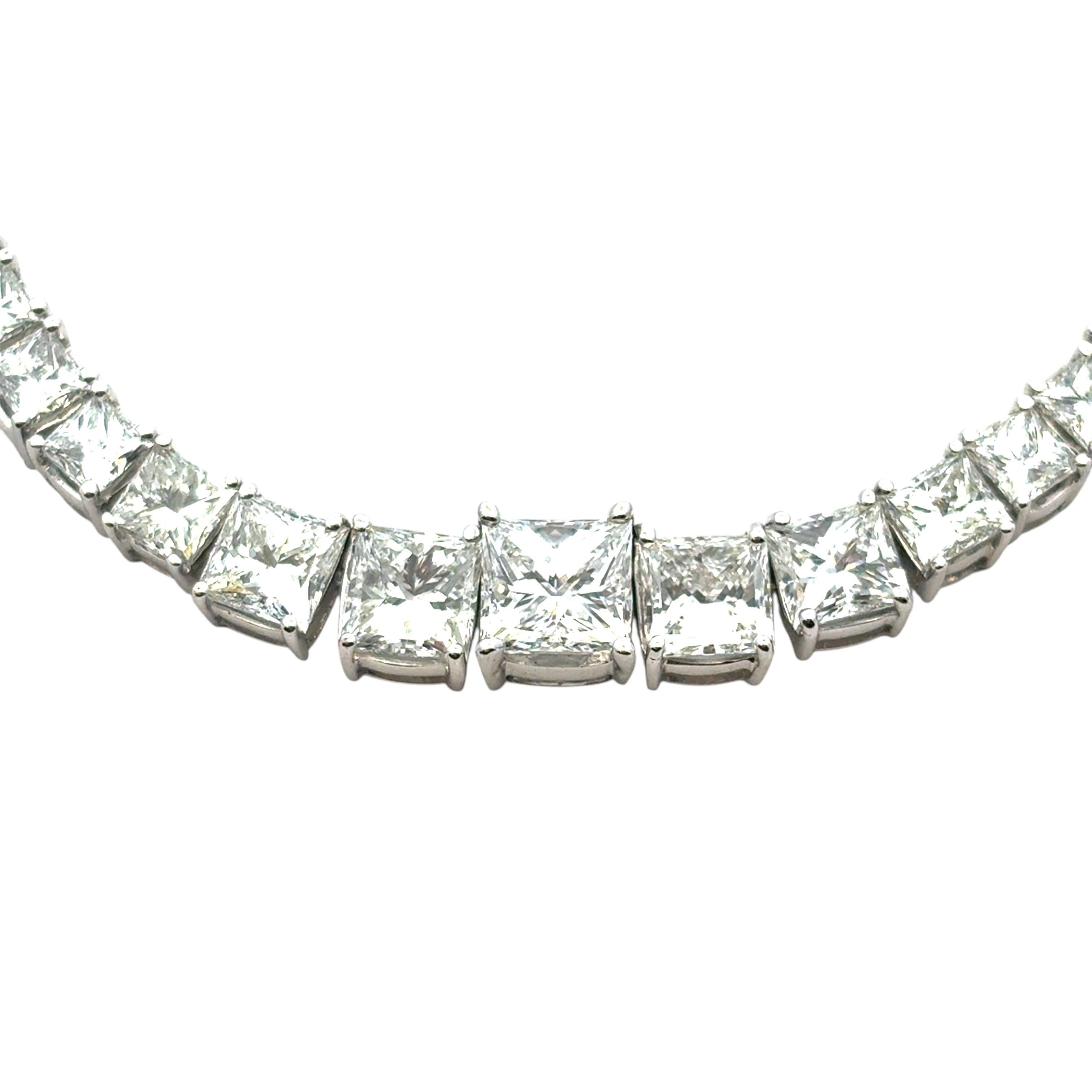 18k White Gold Graduated Diamond Tennis Necklace 3