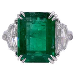 Anello di fidanzamento a tre pietre con smeraldo verde e diamante in oro bianco 18k per la mano destra