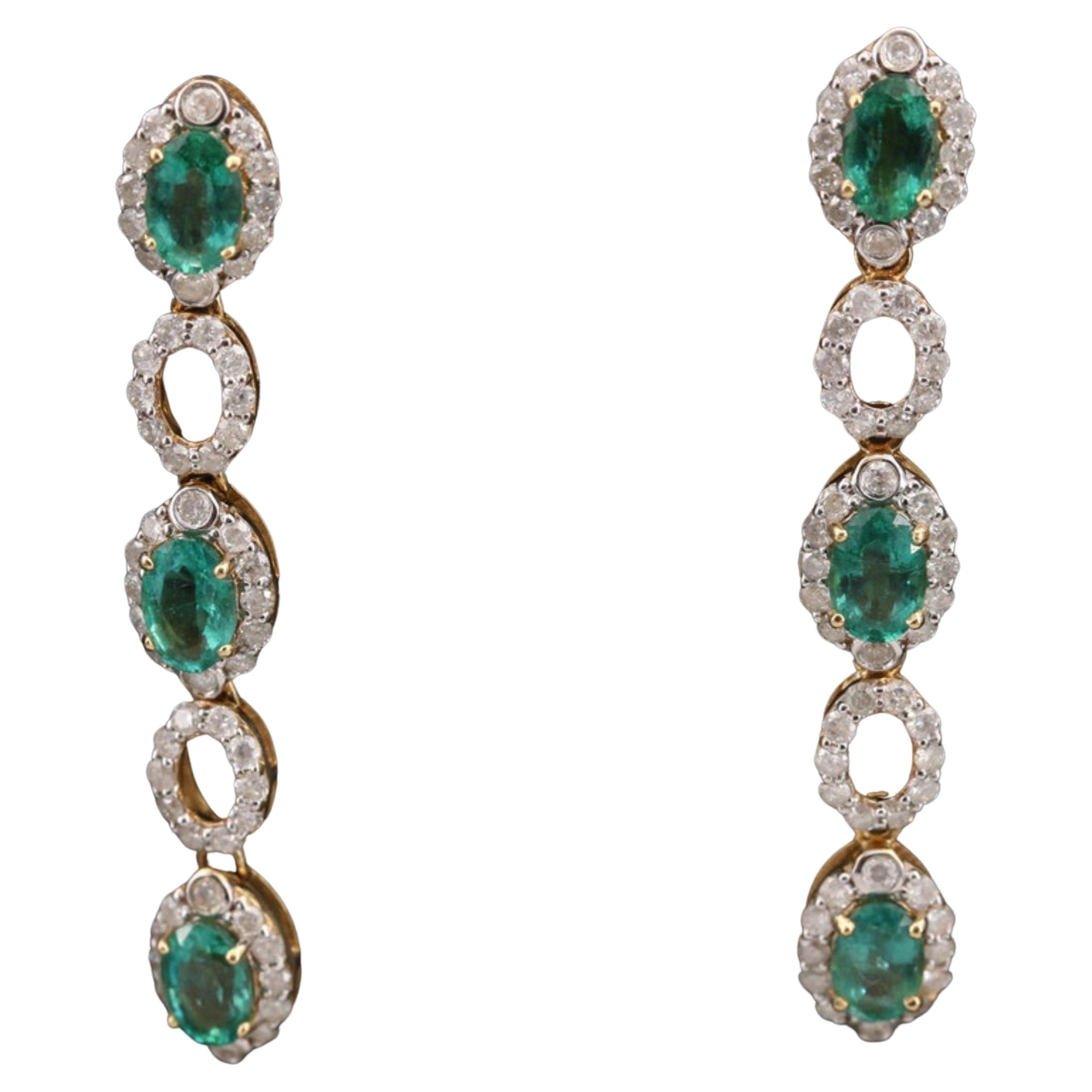 18K Gold Emerald and Diamonds Earrings for women For Sale at 1stDibs