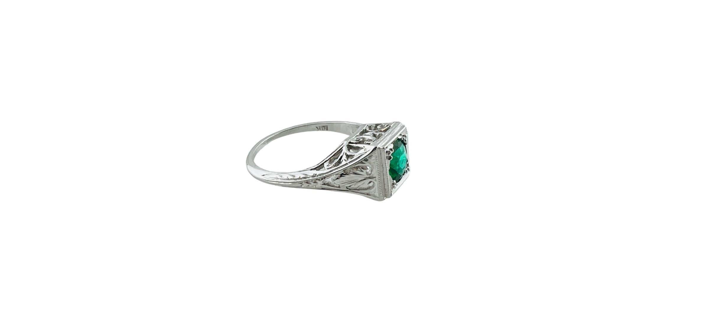 Round Cut 18K White Gold Green Garnet Filigree Ring #15993 For Sale